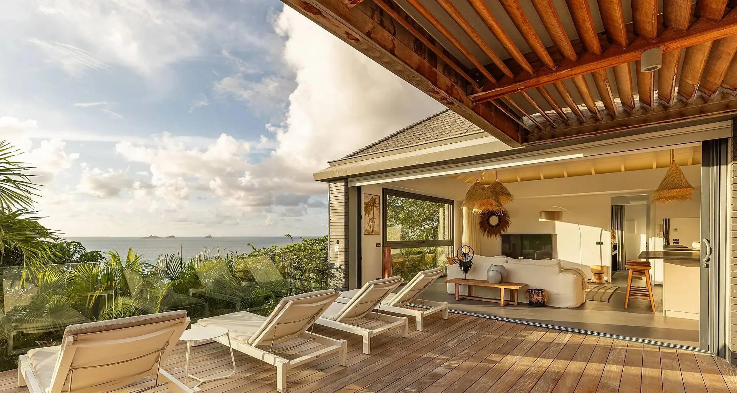 Elegant View Estate with Private Pool and Sweeping Ocean Views — photograph 6