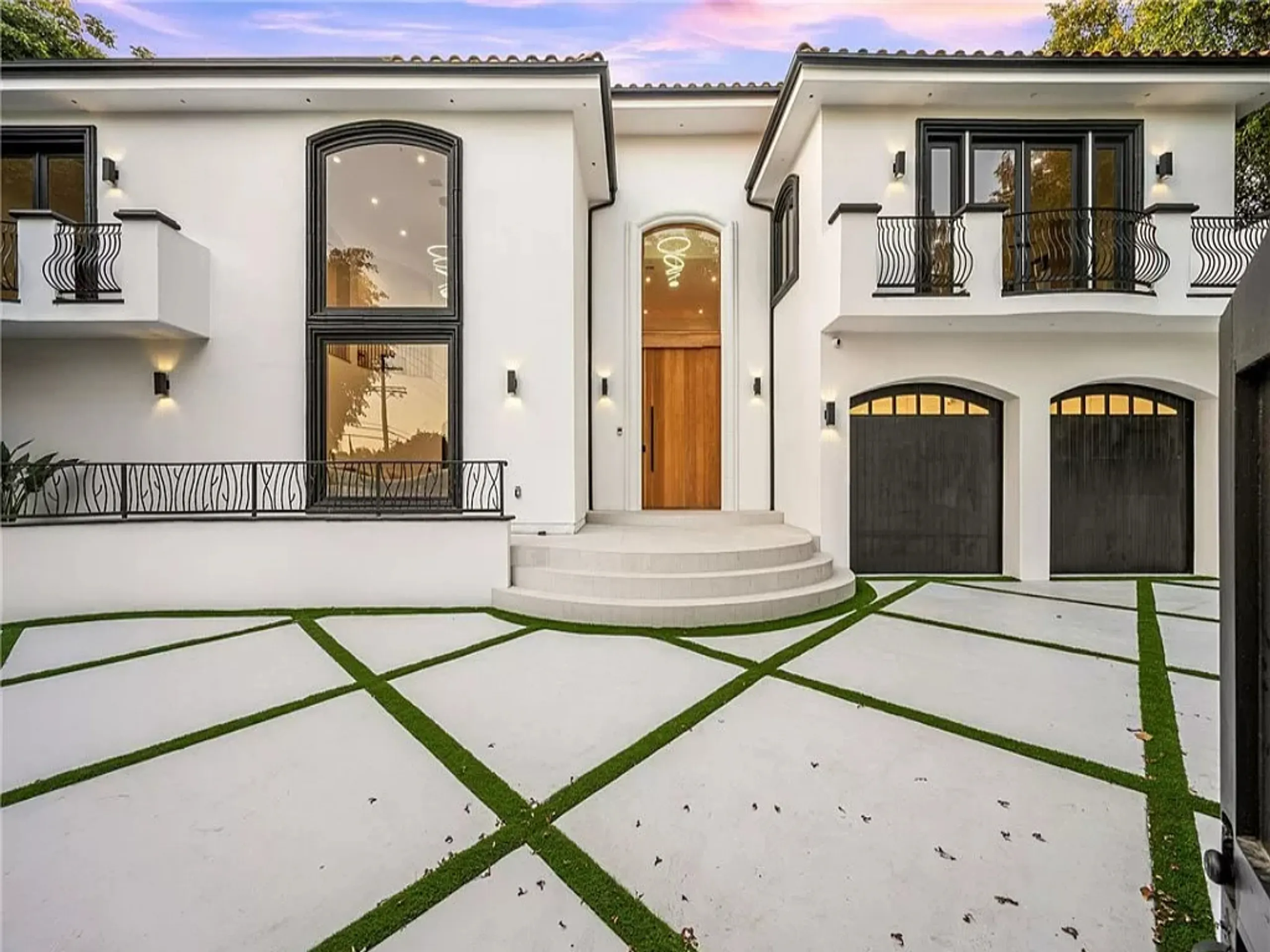 Classic Sherman Oaks Estate with Tennis Court — photograph 7