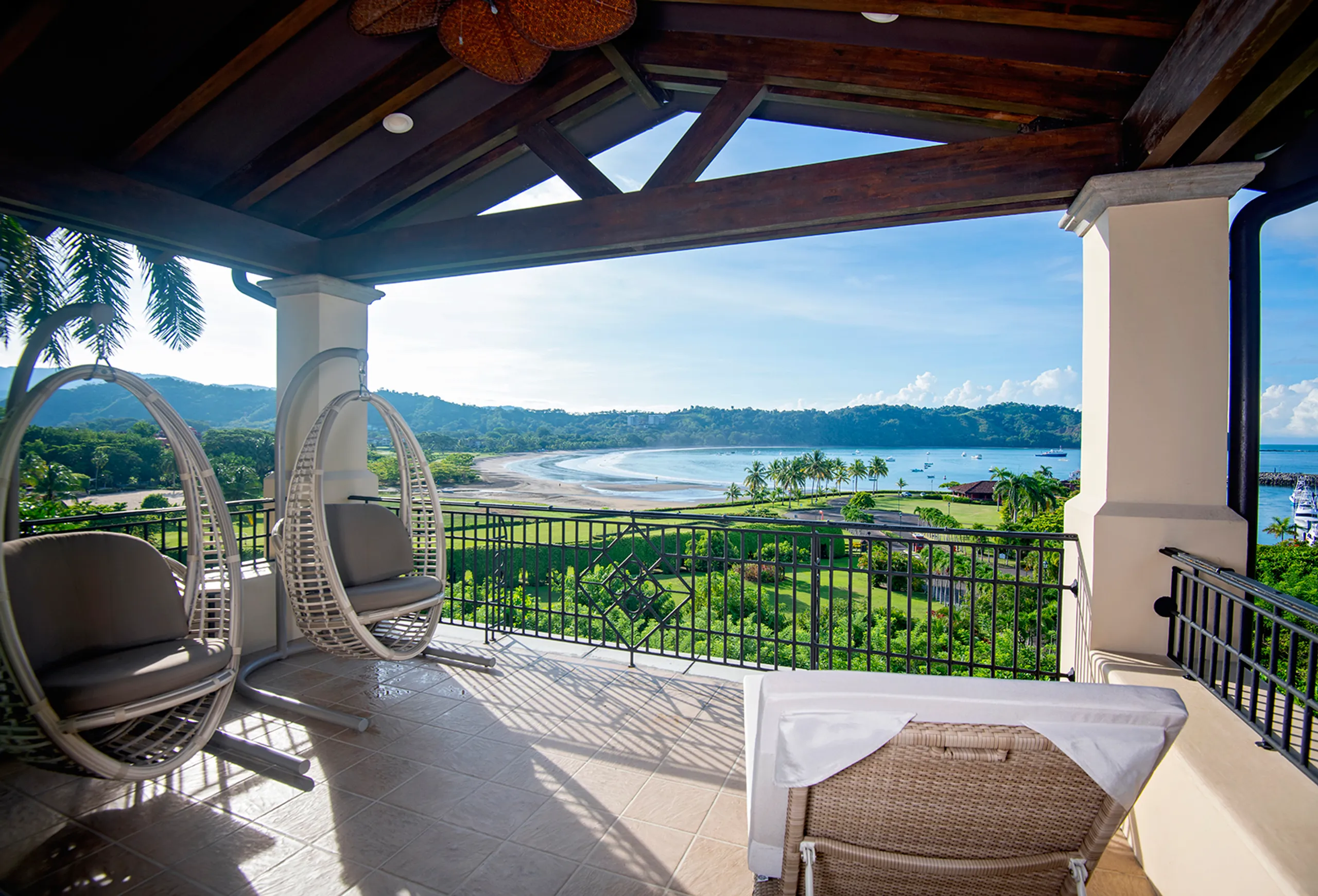 Elegant Costa Rica Villa with Private Pool, Overlooking Los Sueños Marina and Herradura Bay — photograph 10