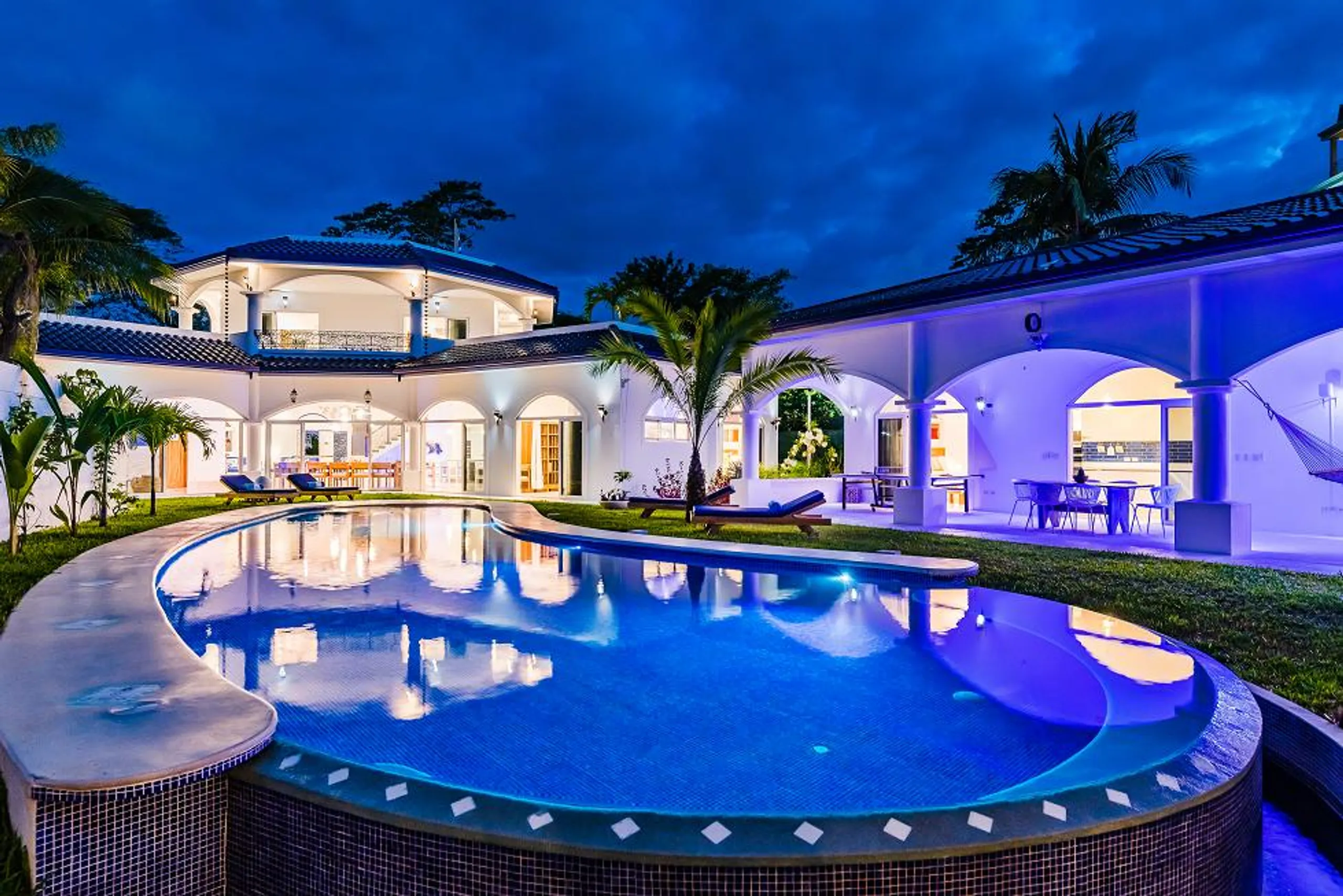 Regal Playa Langosta Villa with Gorgeous Pool and Garden Grounds, Playa Langosta