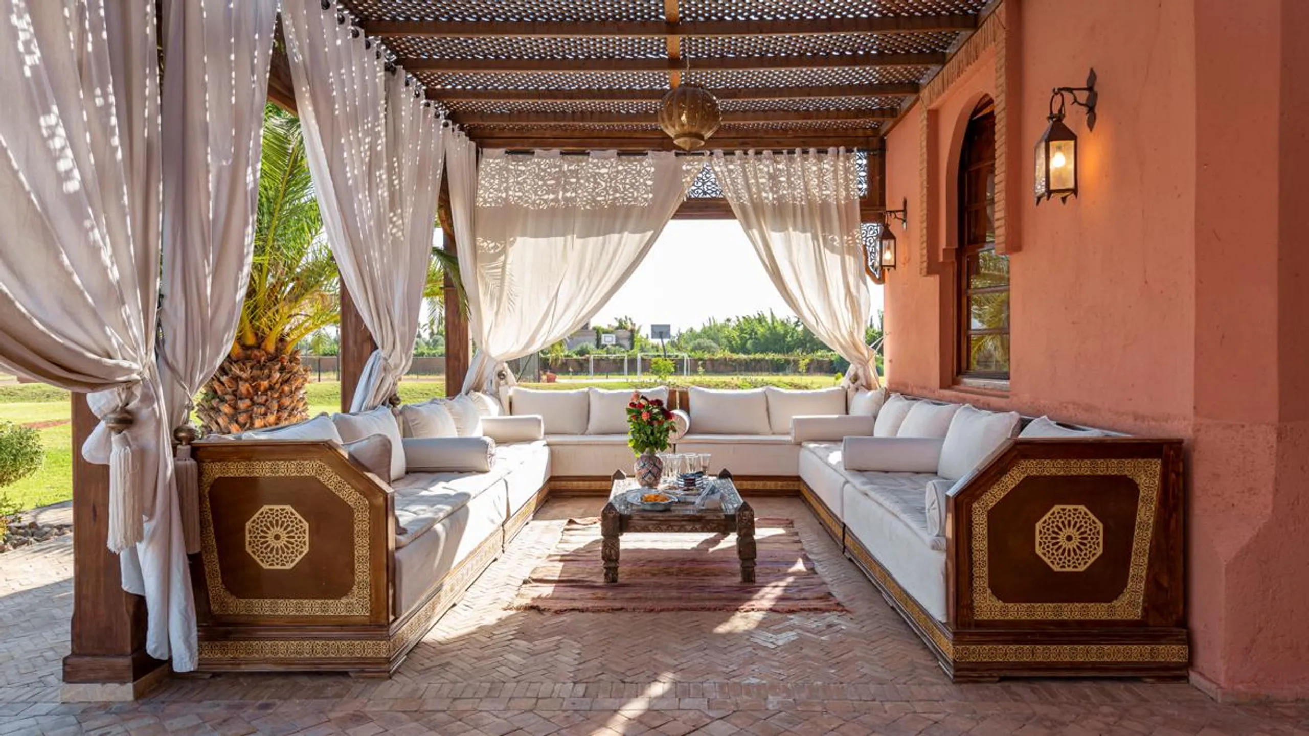 Sophisticated Villa with Private Pool and Breathtaking Atlas Mountains — photograph 10