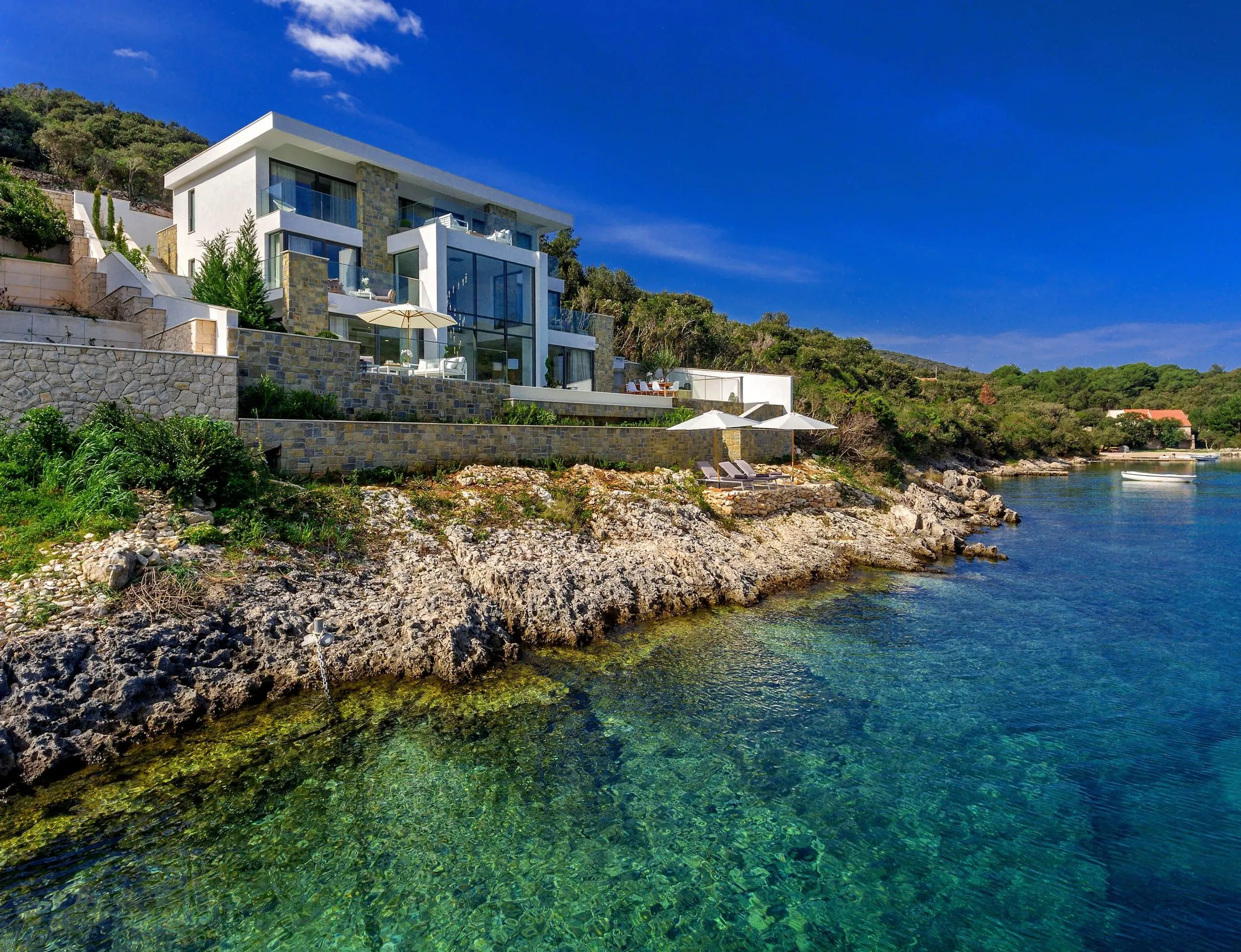 Grand Intense Villa with High End Beachfront — photograph 6