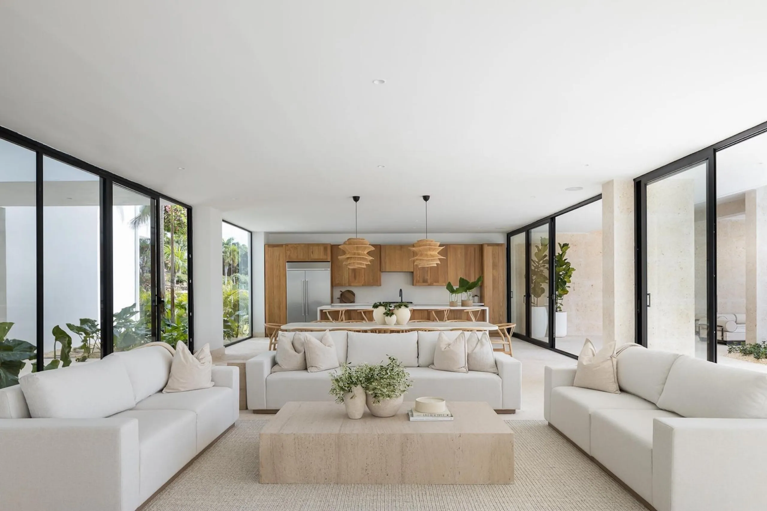 Splendid Contemporary Villa with Private Infinity Pool and Ocean Views — photograph 8