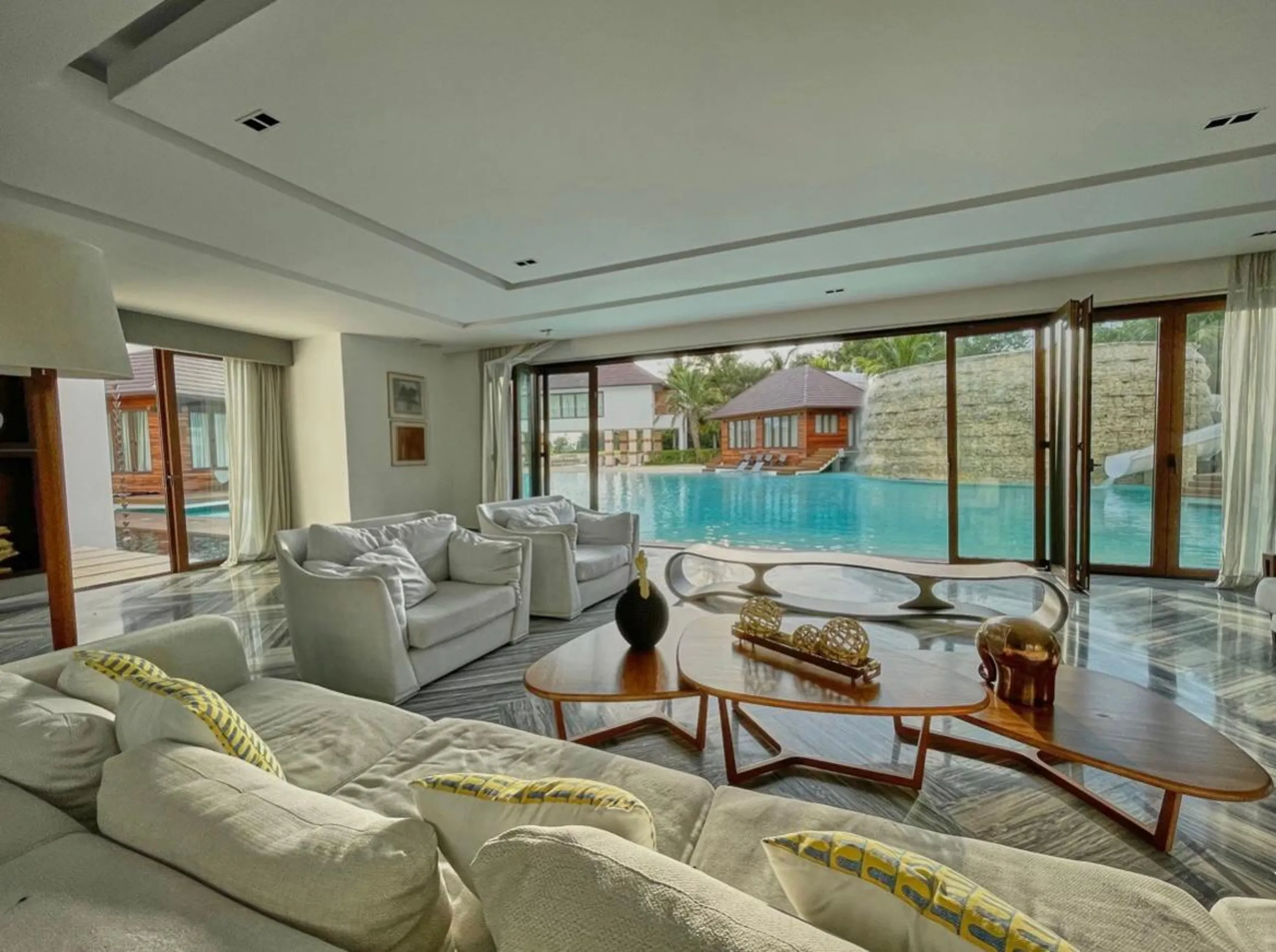 Luxurious Casa de Campo Home with Stunning Poolside Paradise — photograph 5