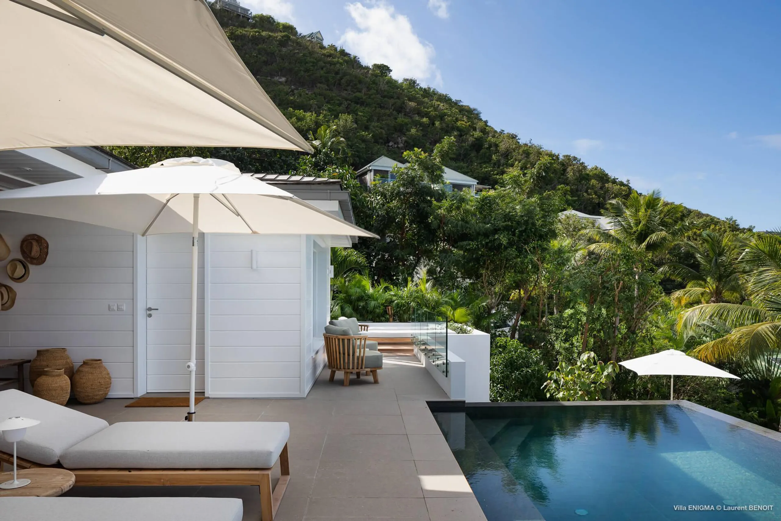 Seaside Serenity Villa in Pointe-Milou with Infinity Pool and Breathtaking Ocean Views — photograph 4