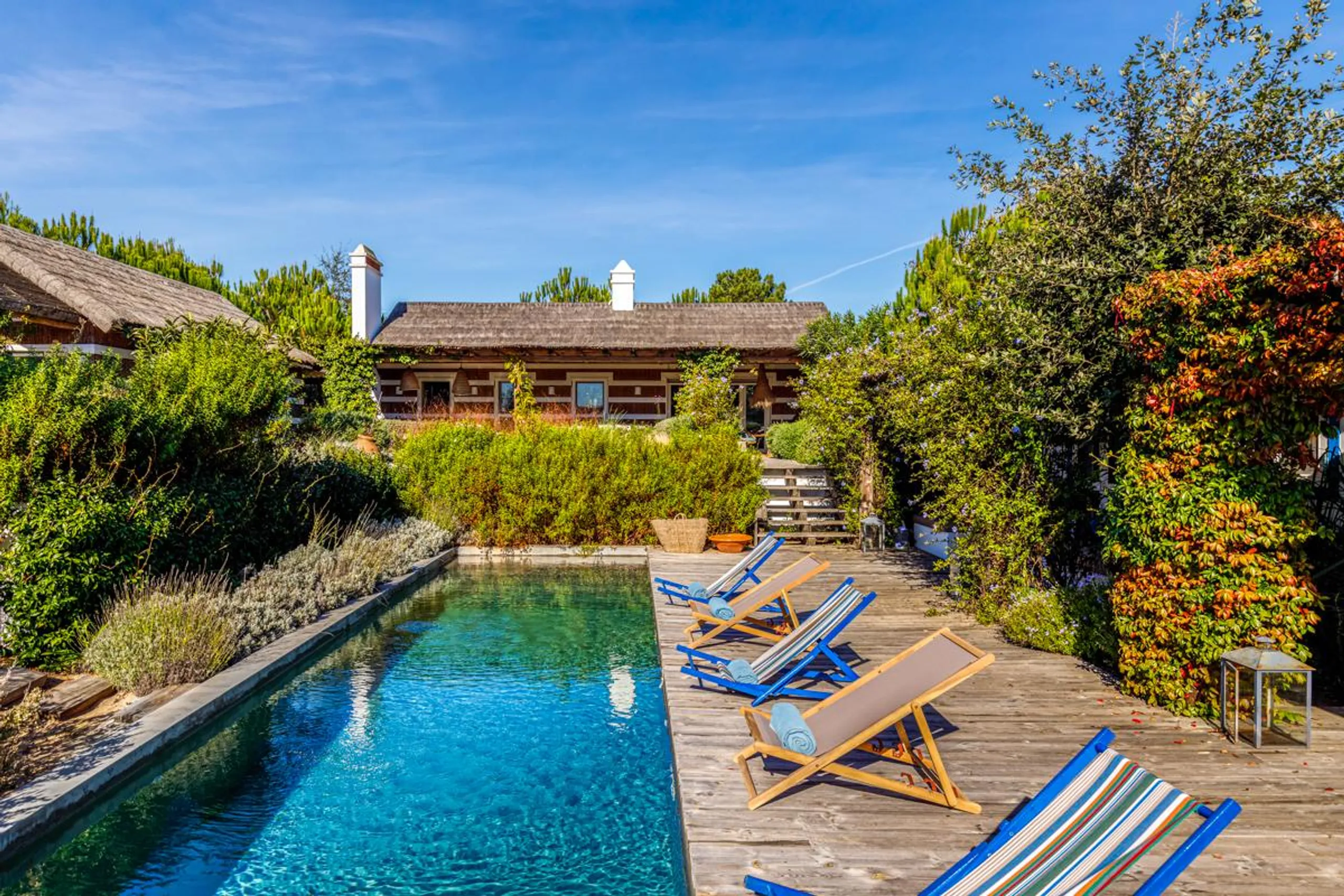 Deluxe Bohemian Villa with Pool and Private Terrace, Carvalhal