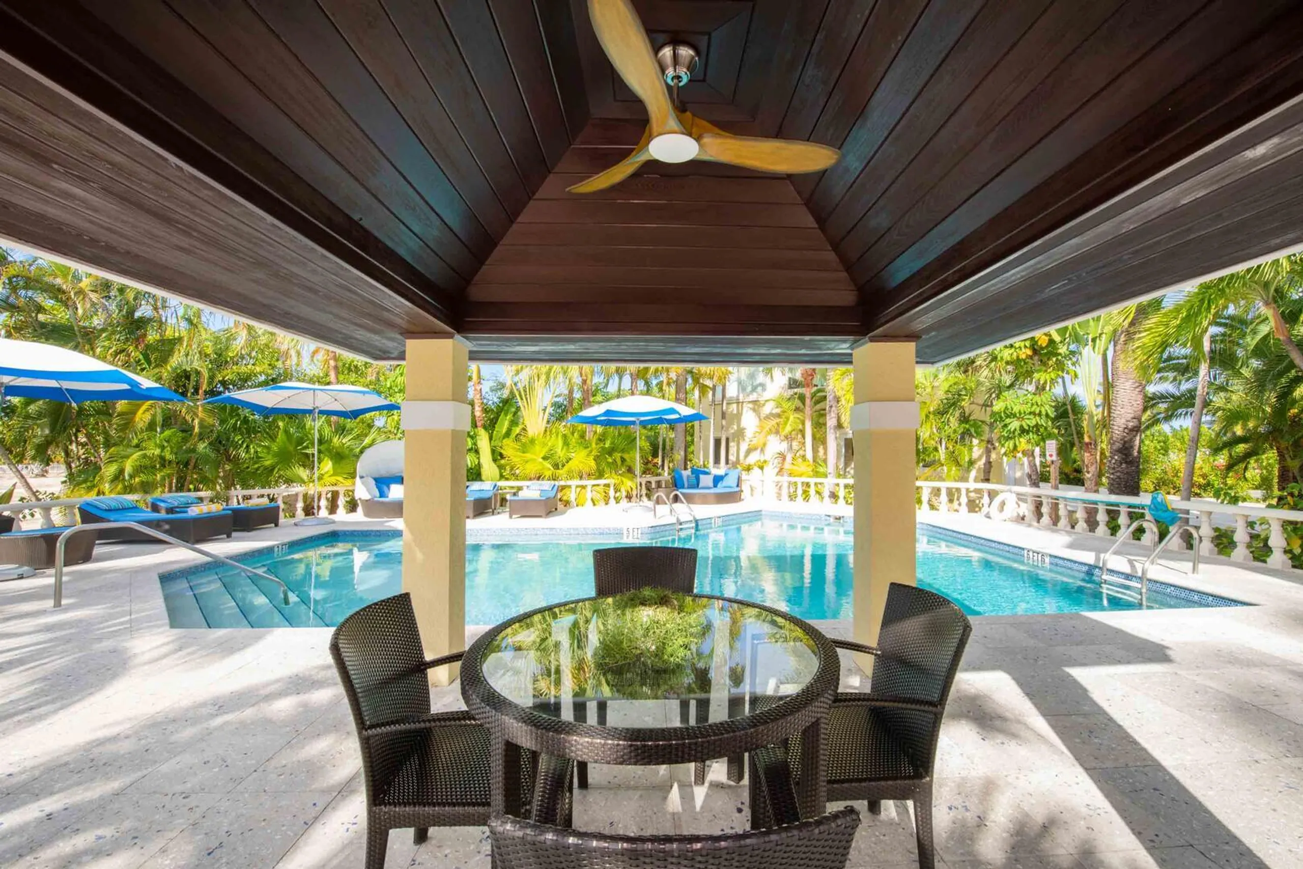 Bioluminescent Bay Luxury Grand Villa with Private Resort Pool and Beach — photograph 4