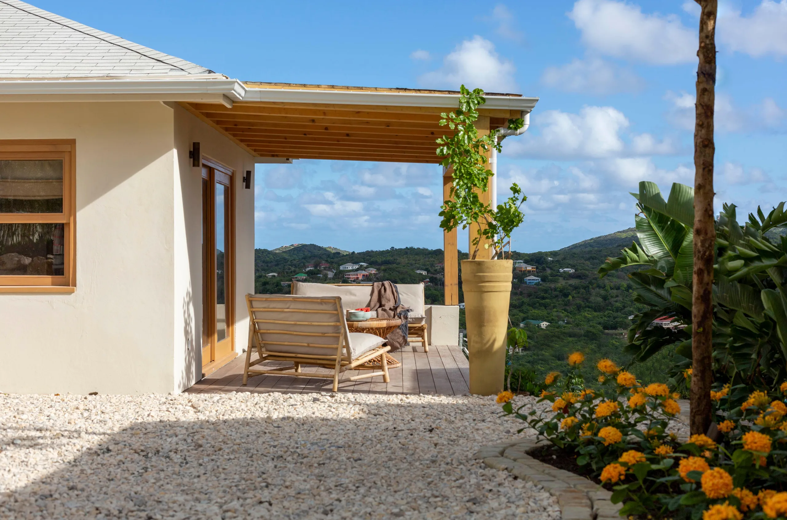 Plush and Inviting Villa with Infinity Pool,Jacuzzi, and Spectacular Sunset Views — photograph 6