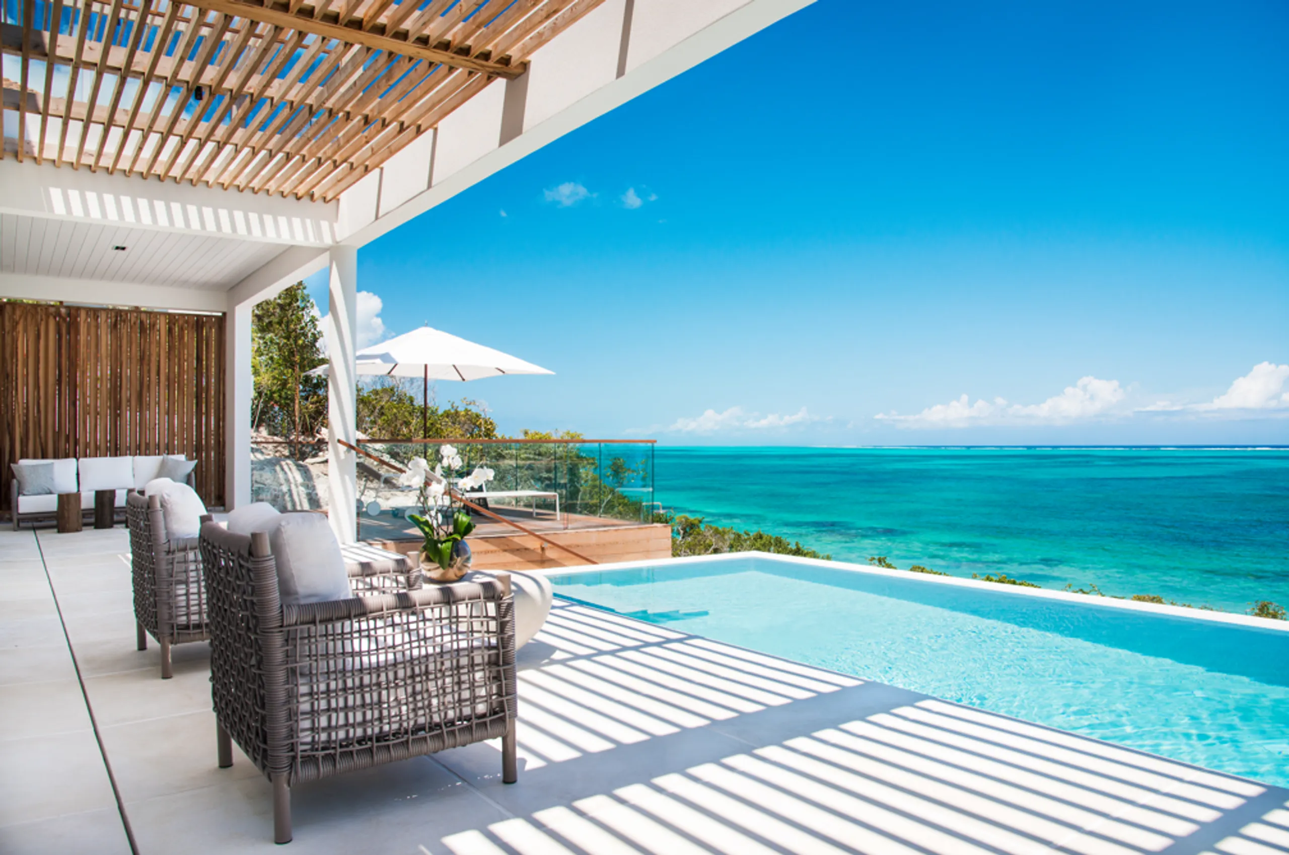 North Shore Modern Contemporary Luxury Villa: with Infinity Pool — photograph 4