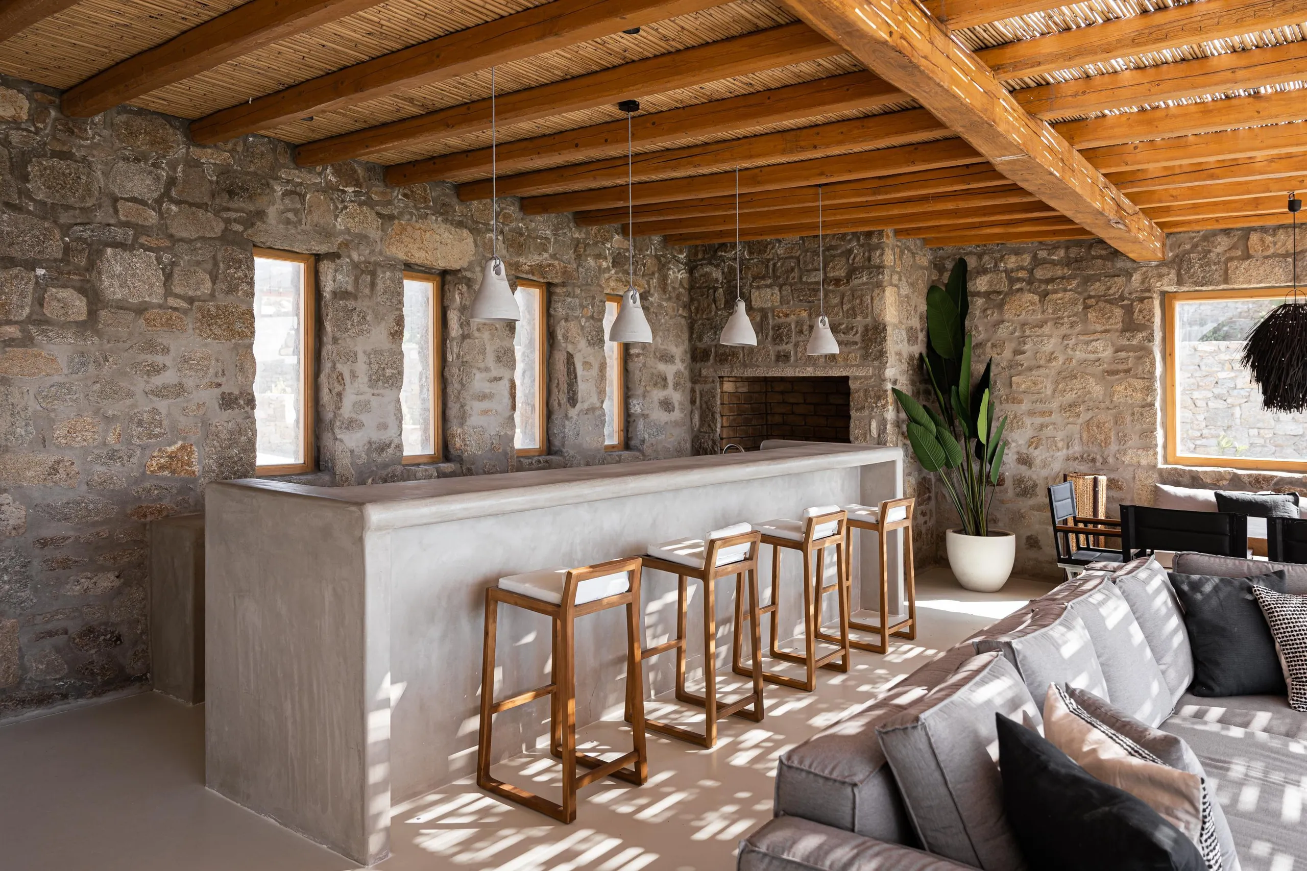Experience Unmatched Opulence at This Luxury Villa Rental with Sweeping Views — photograph 6