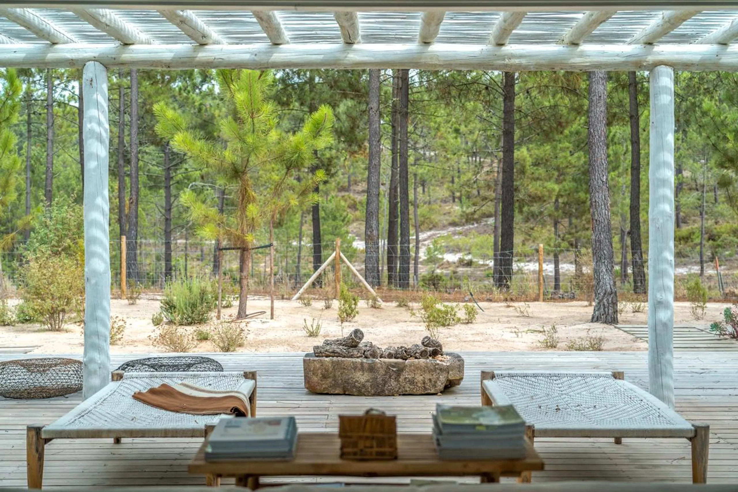 Tranquil Single-Storey Villa in Casas da Encos with Private Pool and Serene Garden — photograph 11
