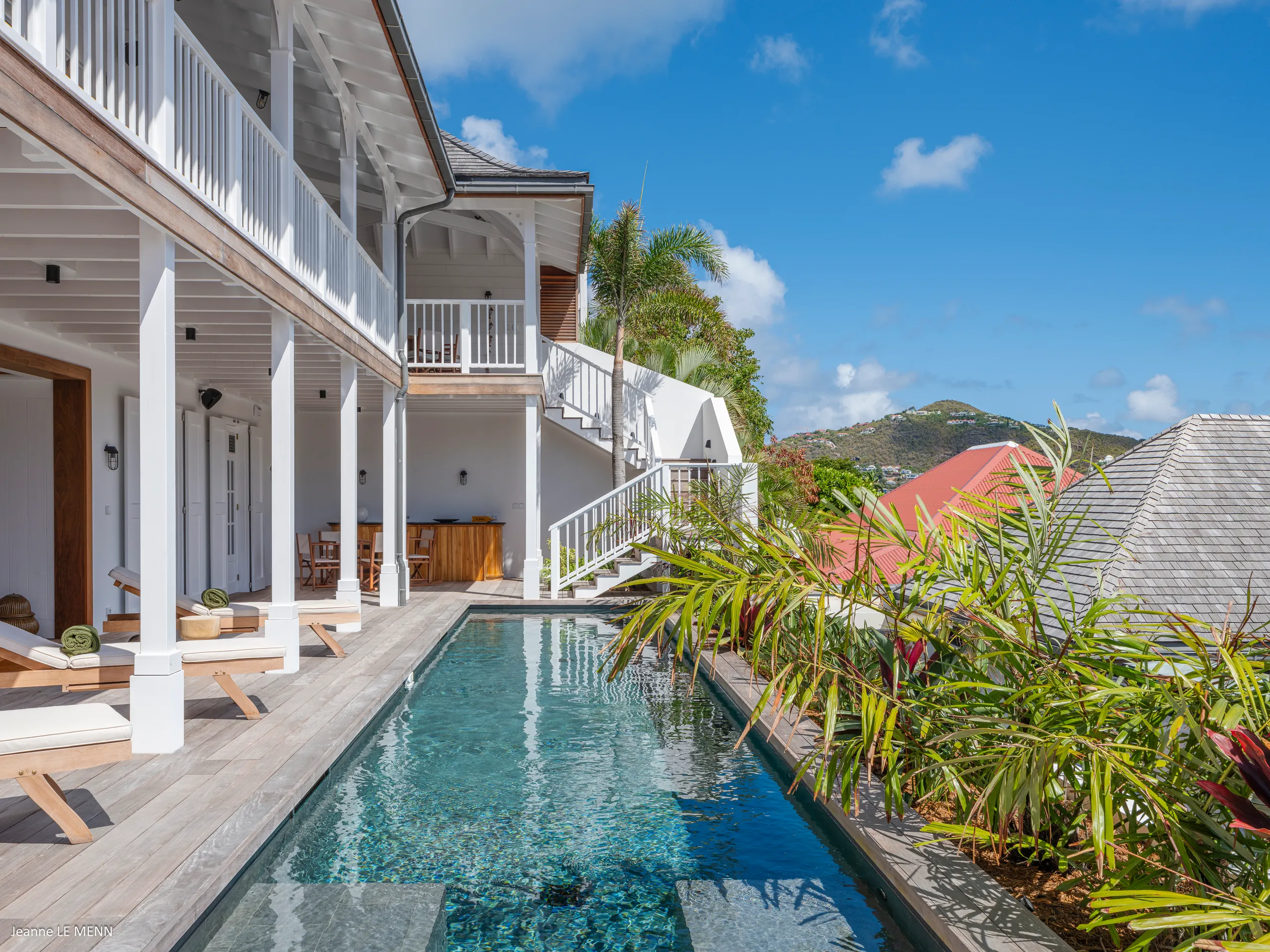 Modern Harbor-View Villa with Terrace, Pool & Airy Living Spaces, Gustavia