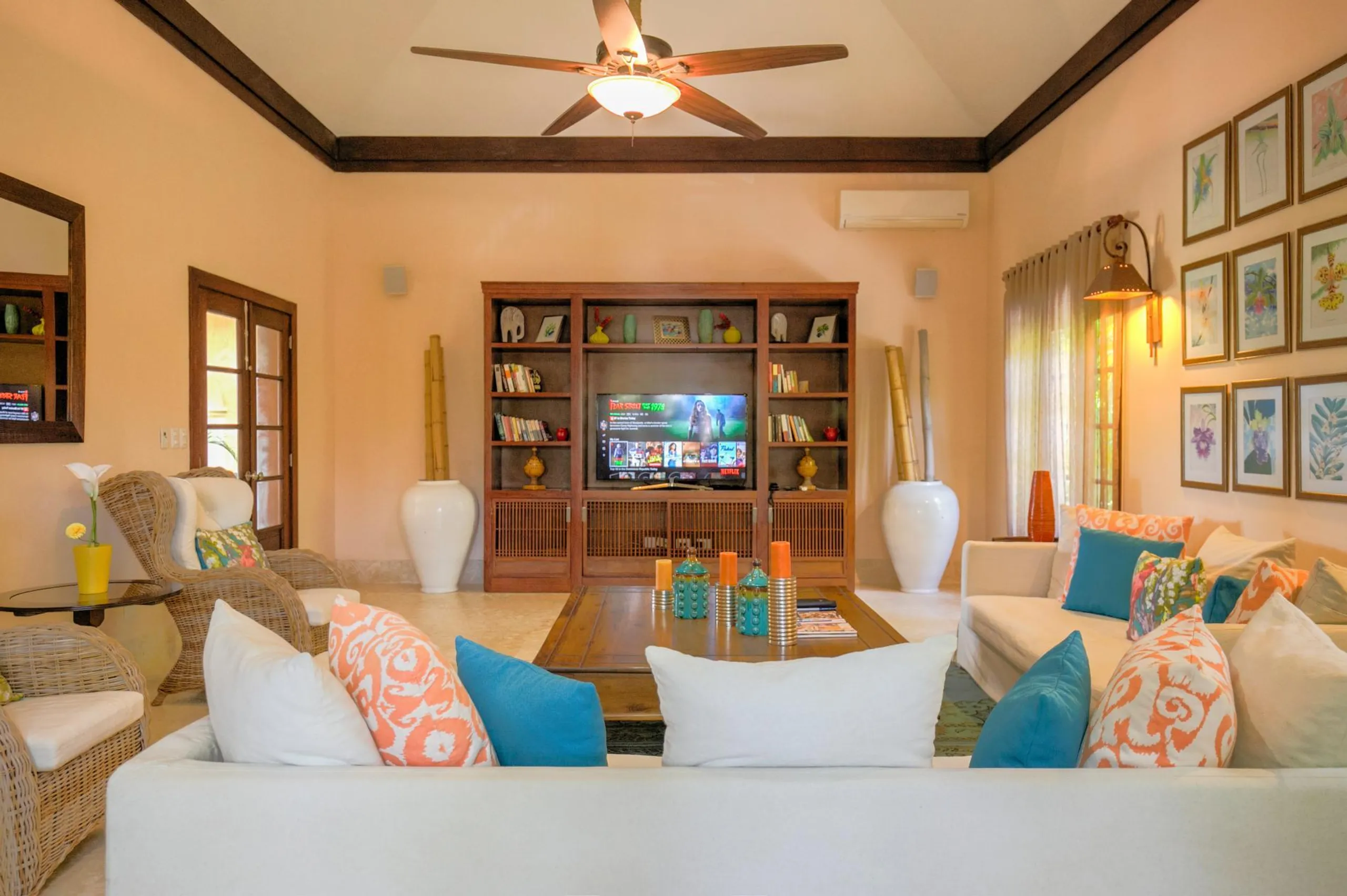 Spacious Tropical Villa with Private Swimming Pool and Spacious Living Areas — photograph 6