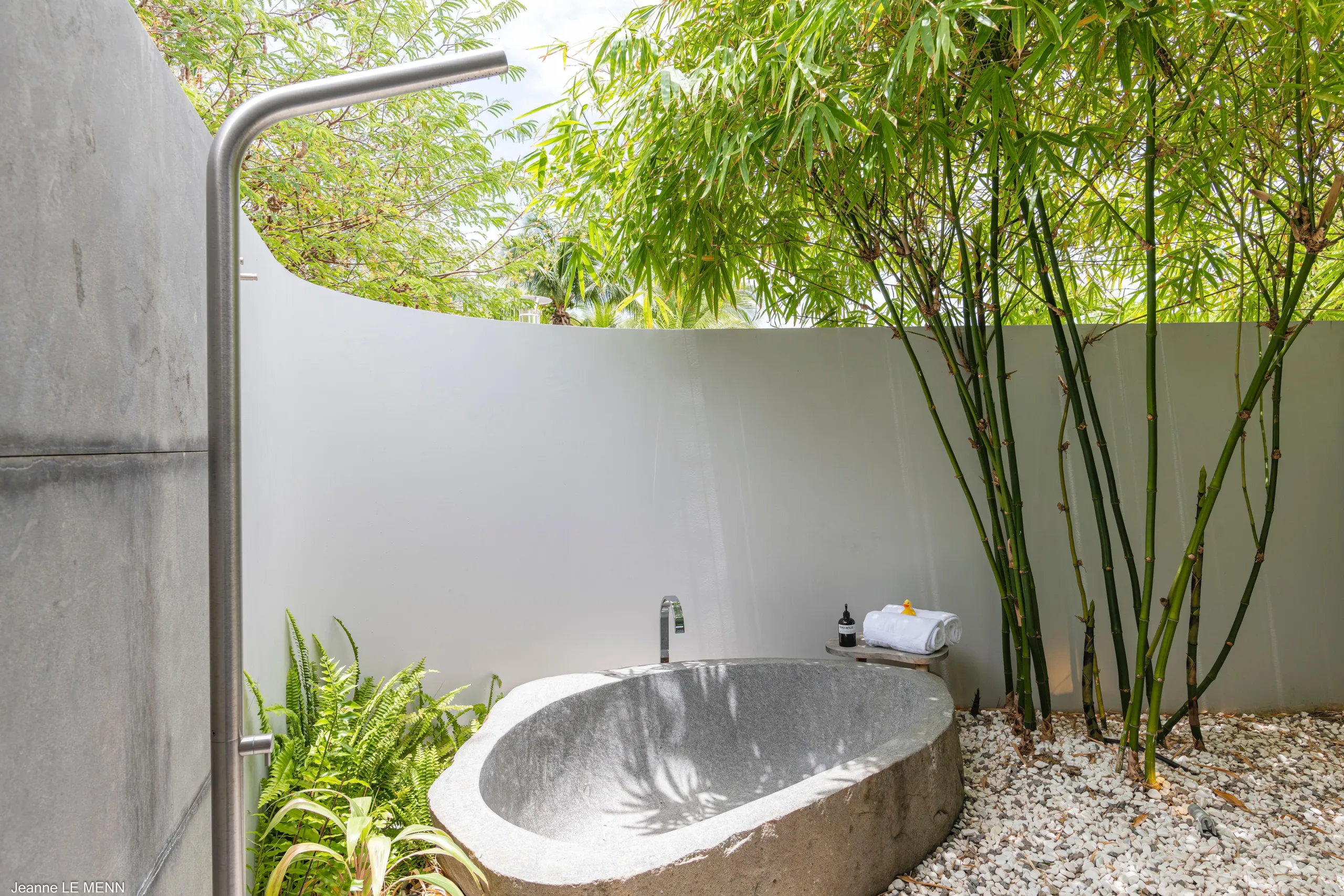 Tranquil Seaview Villa with Infinity Pool and Private Zen Gardens — photograph 9