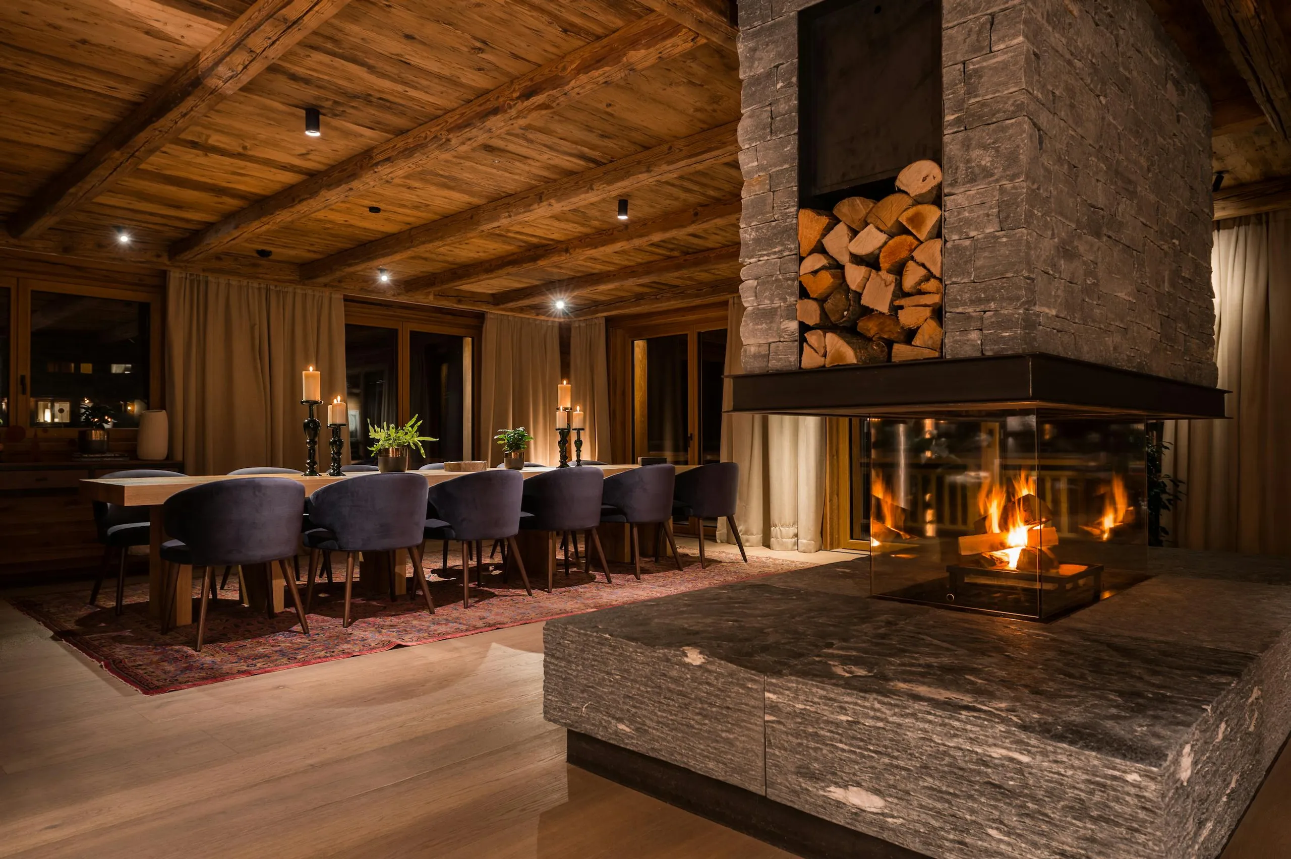 Grand Luxury Lech Chalet with Private Pool and Entertainment Room — photograph 6