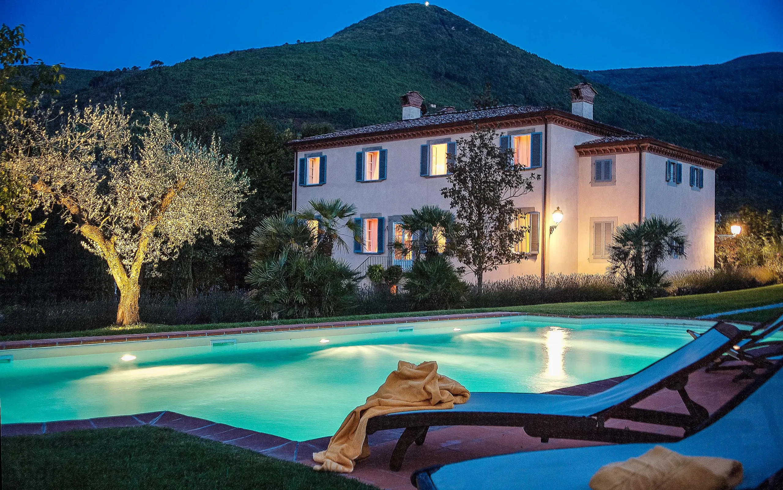 Regal 17th-Century Haven with Romanesque-Style Swimming Pool and Gardens, Lucca