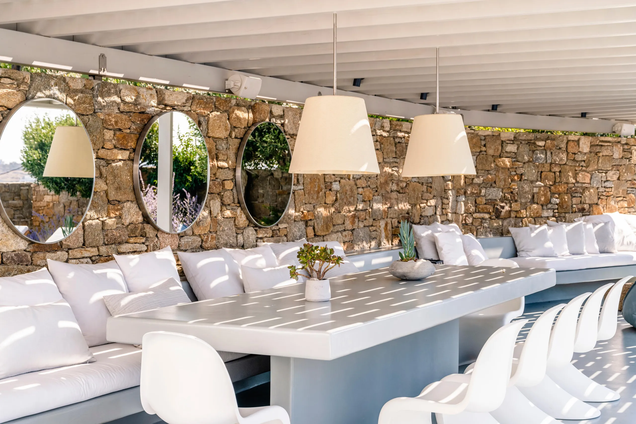 Experience Mykonian Luxury Living at this Breathtaking Villa near Tourlos — photograph 11