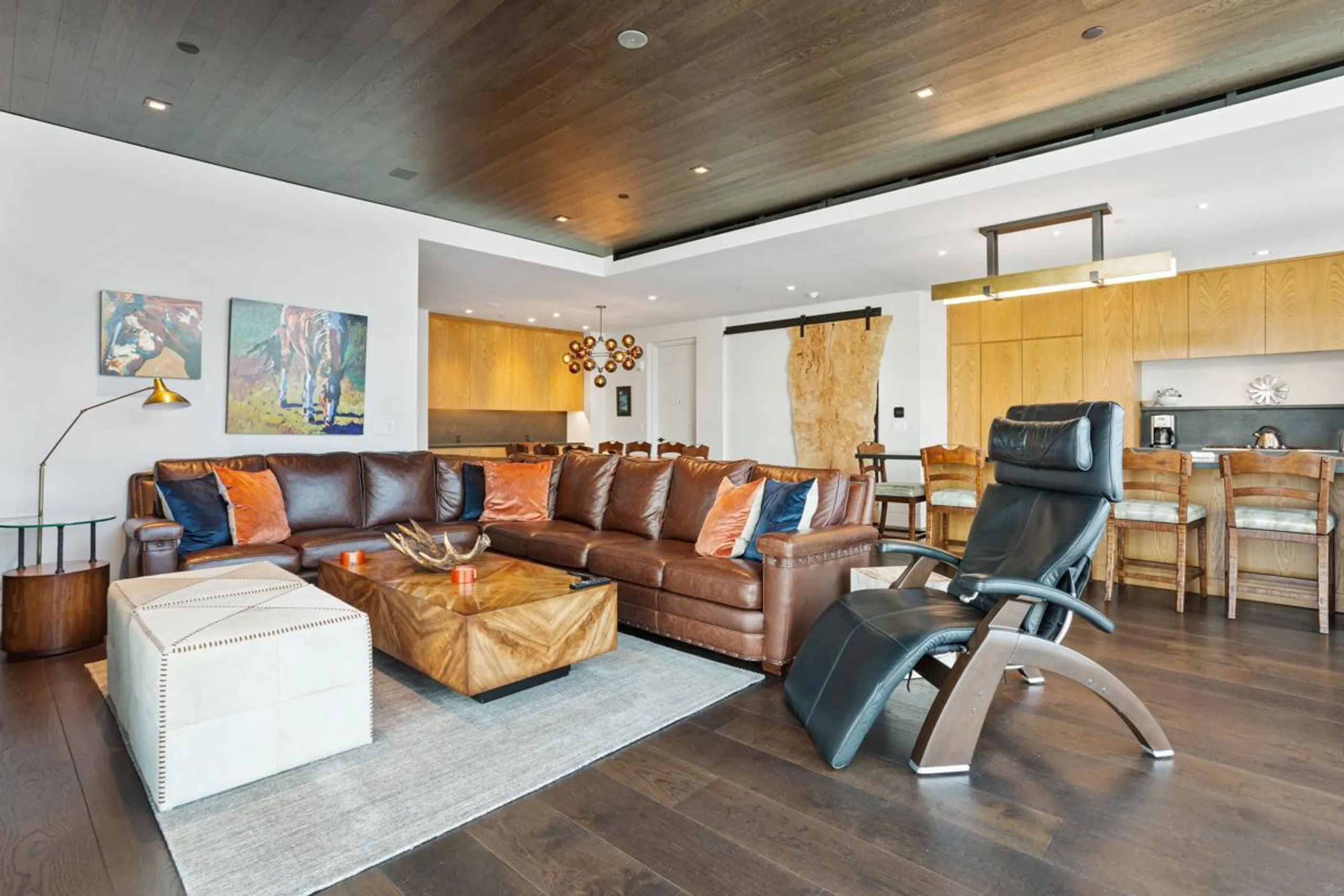 Park City Penthouse Retreat with Incredible Mountain Views — photograph 3