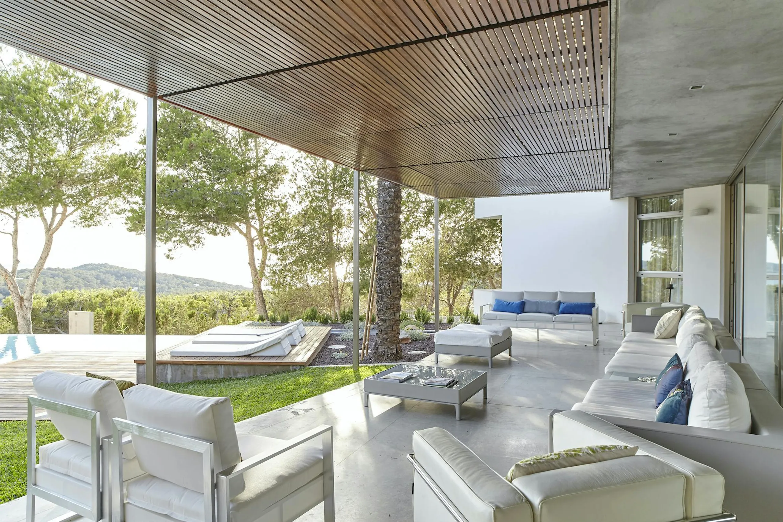 Glamorous Ibiza Seaview Estate with Private Pool and Sun Deck — photograph 7