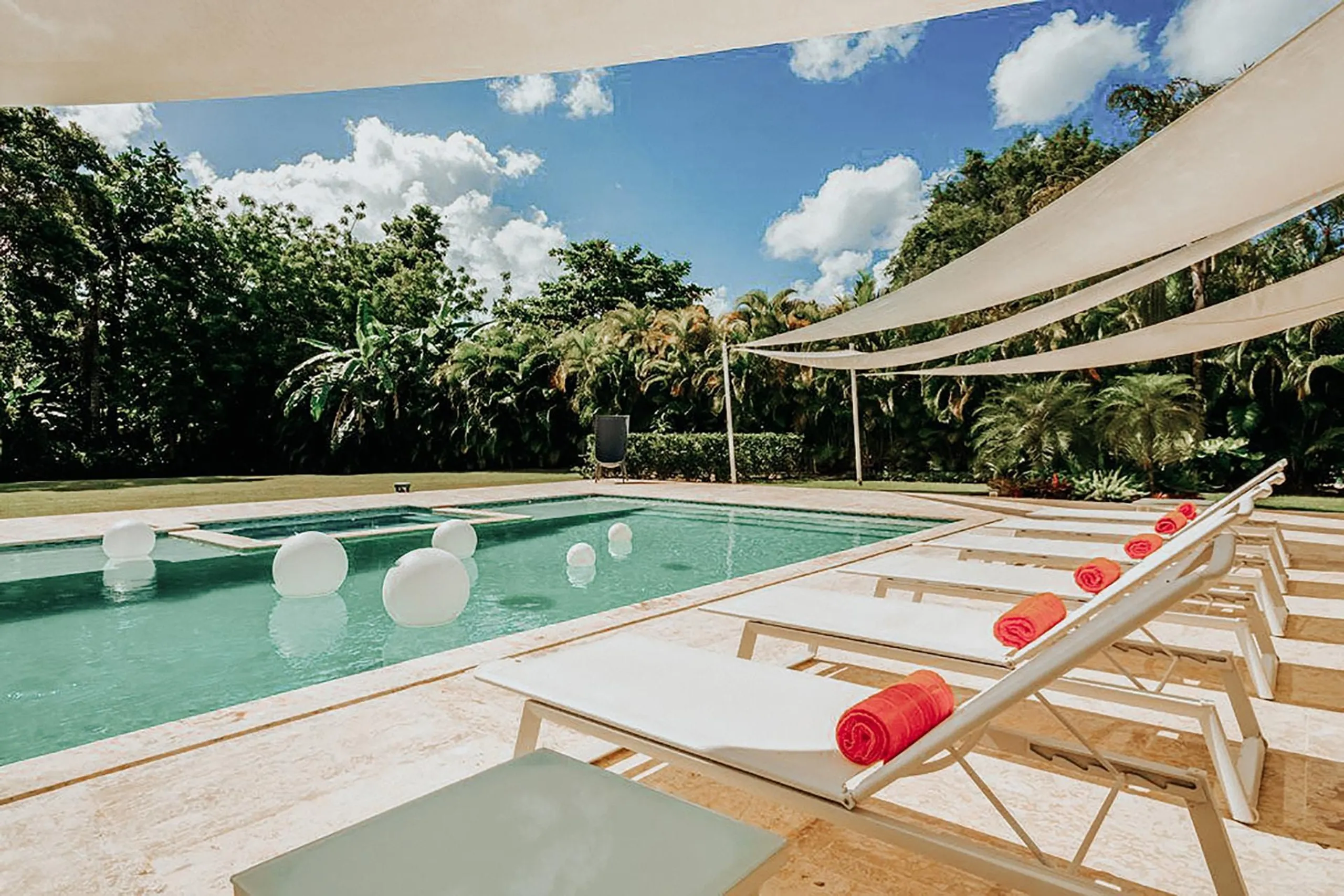 Grandiose Tropical Estate with Private Pool and Home Theater, La Romana