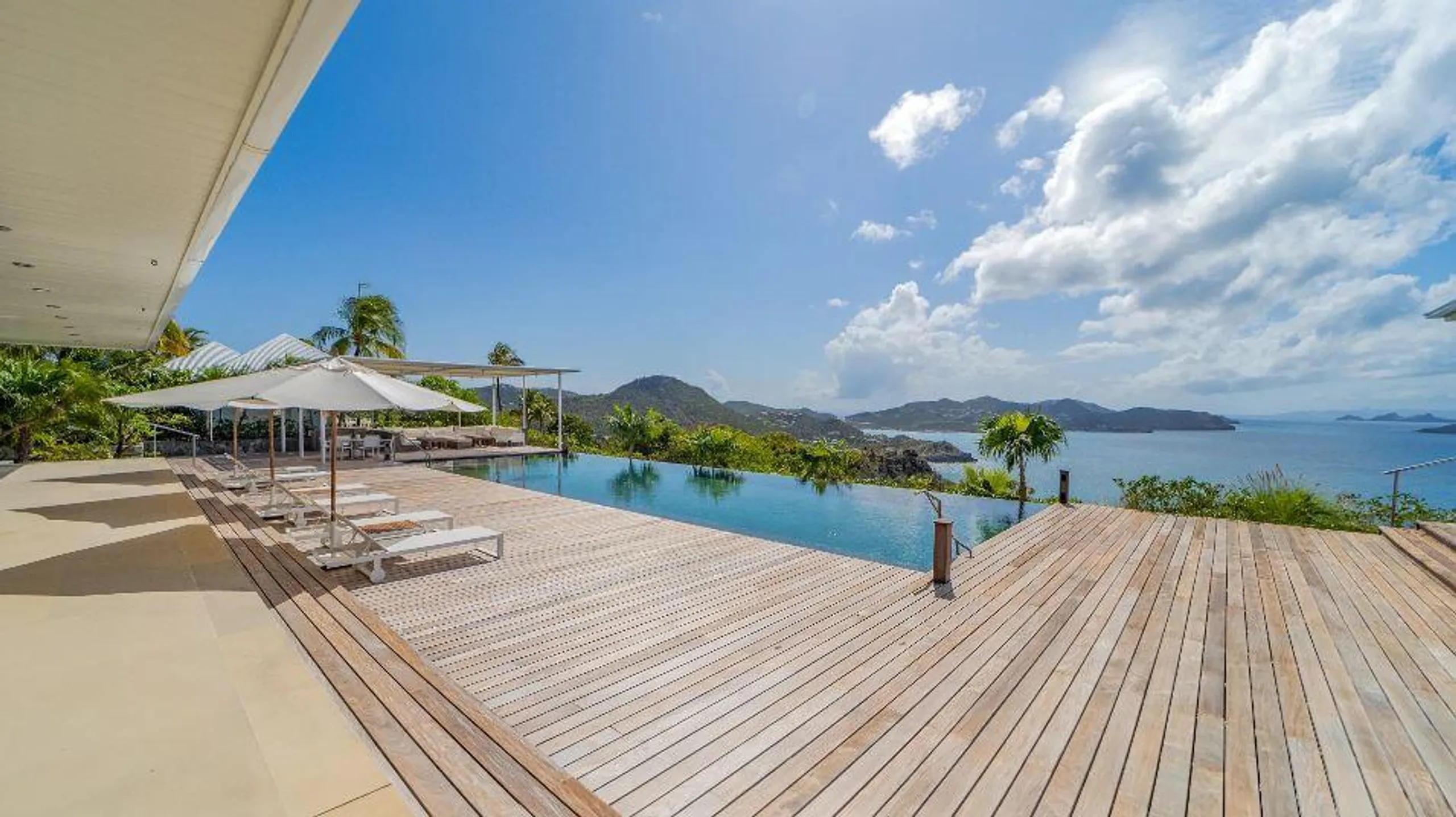 Gleaming Secluded Garden Villa in St. Barts with Private Pool and Ocean Views — photograph 4