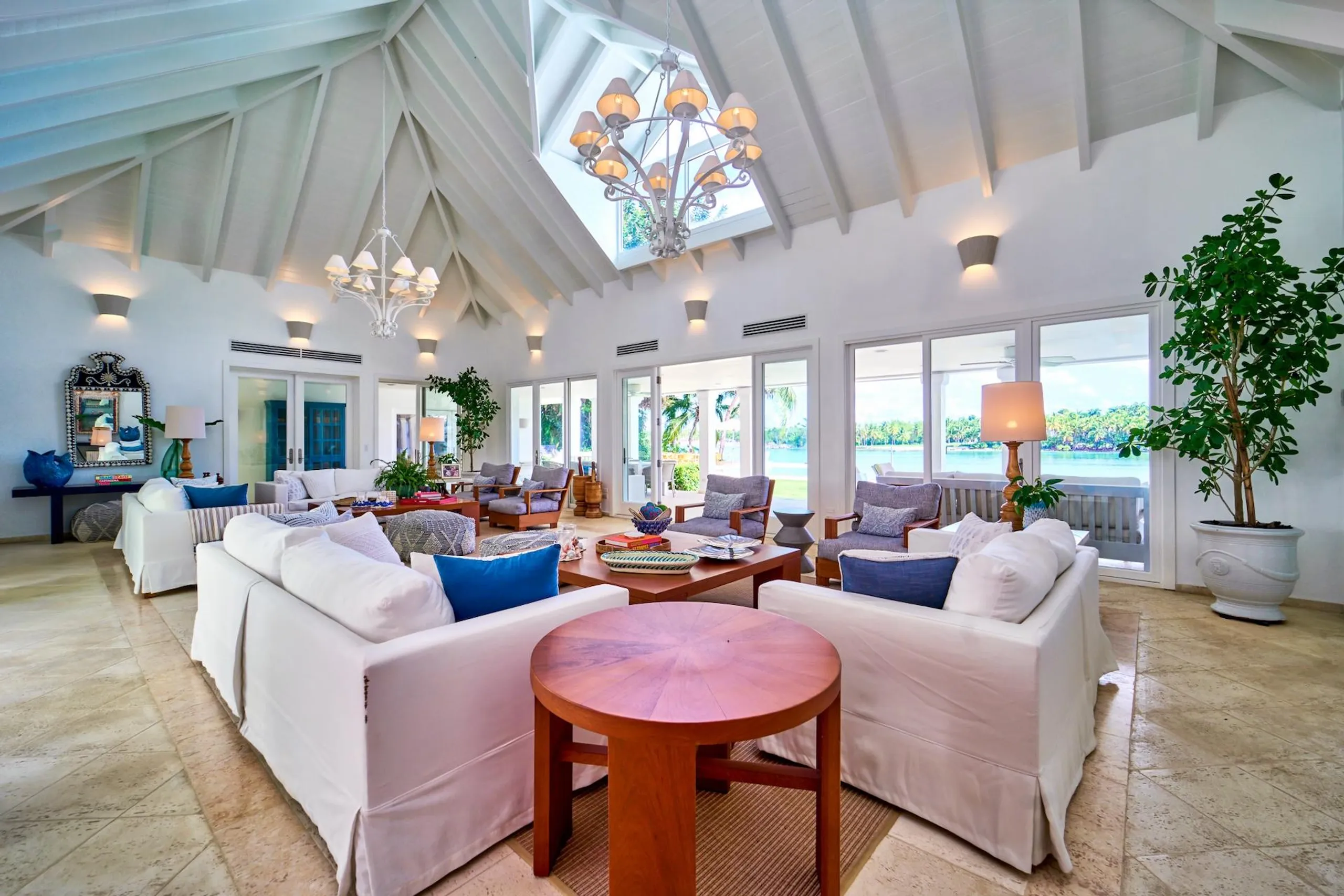 Elegant Serenity in Punta Minitas with Private Pool and Lovely Views — photograph 9