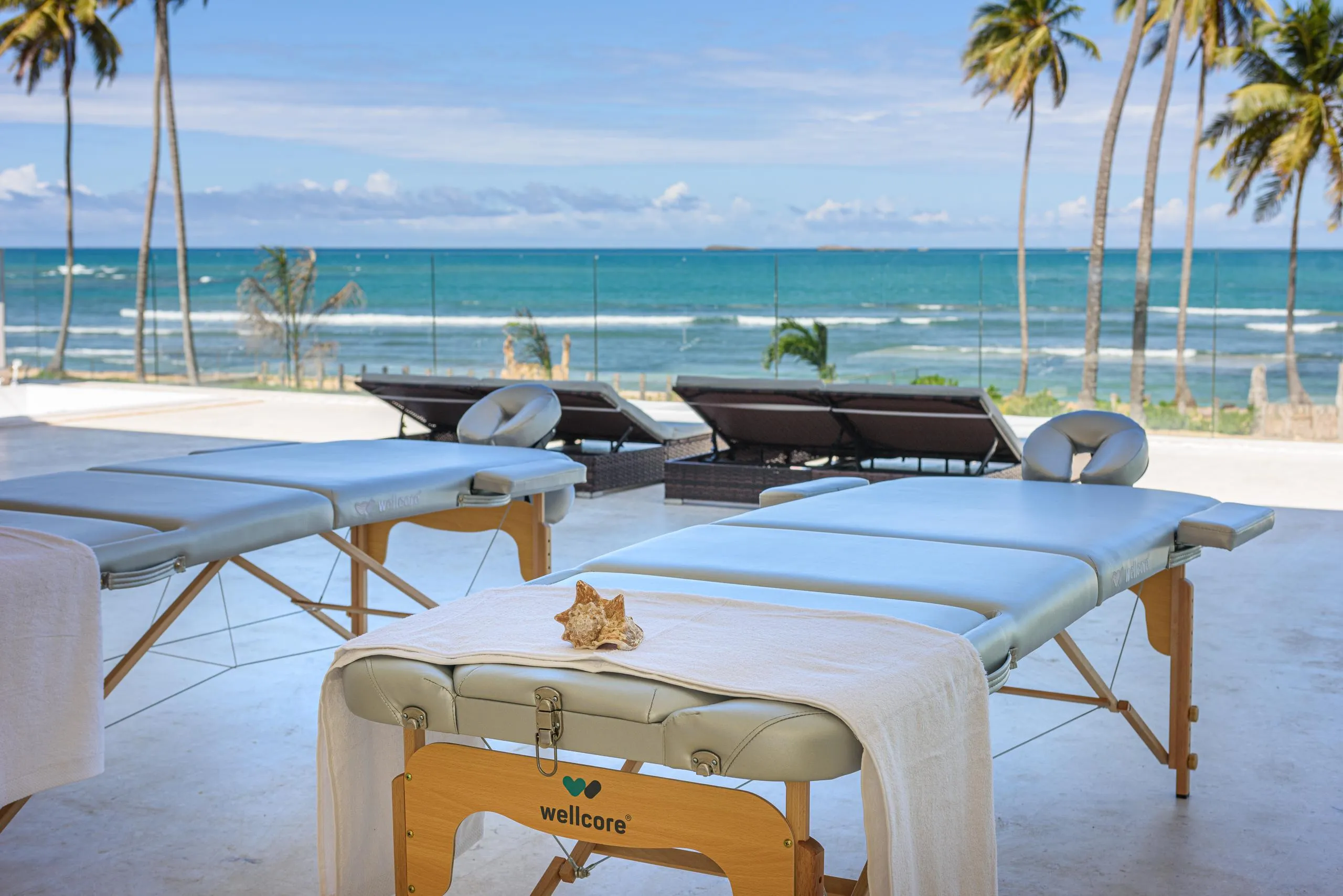 Enchanting Two-Sory Beachfront Villa with Private Pool, Direct Beach Access, and Stunning Sea Views — photograph 5