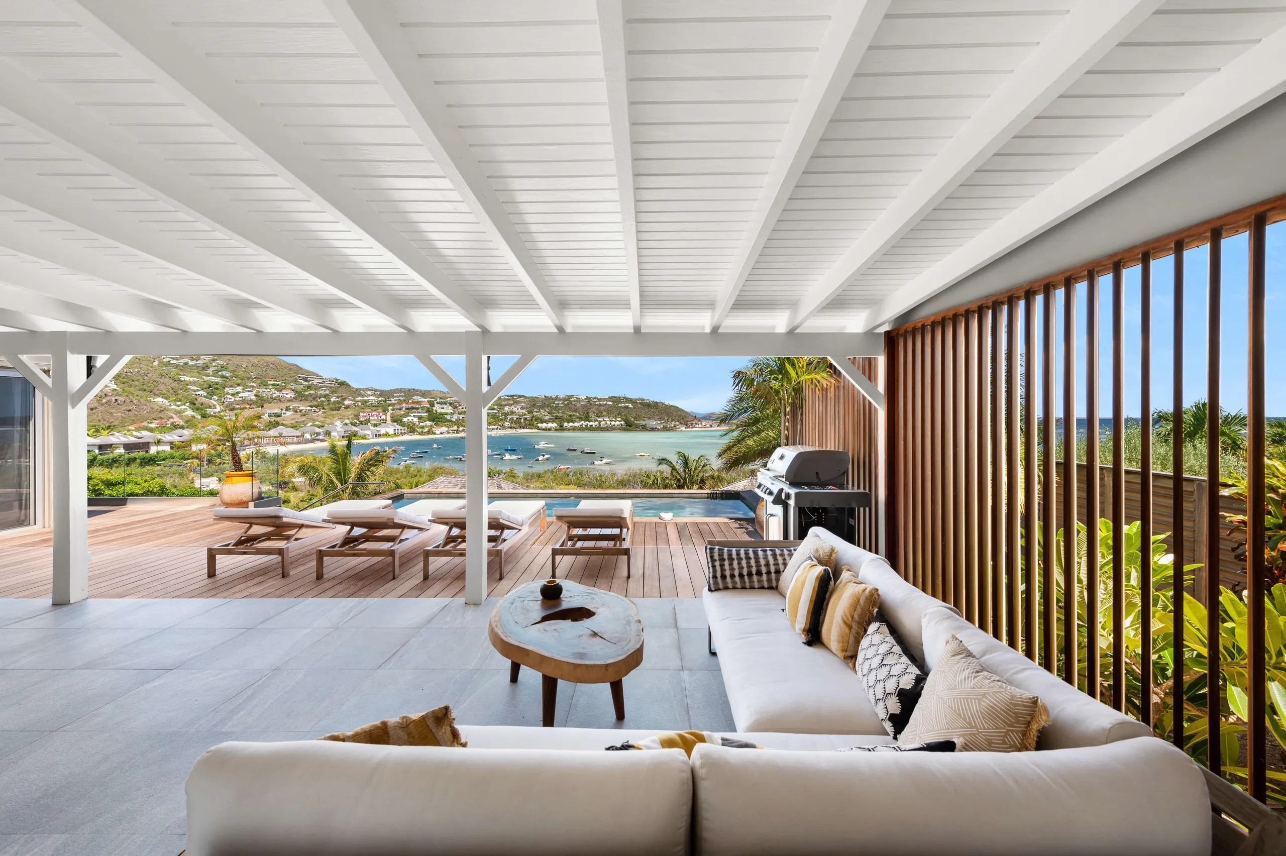 Grand-Cul-de-Sac Lagoon Contemporary Styled Villa with Private Pool — photograph 4
