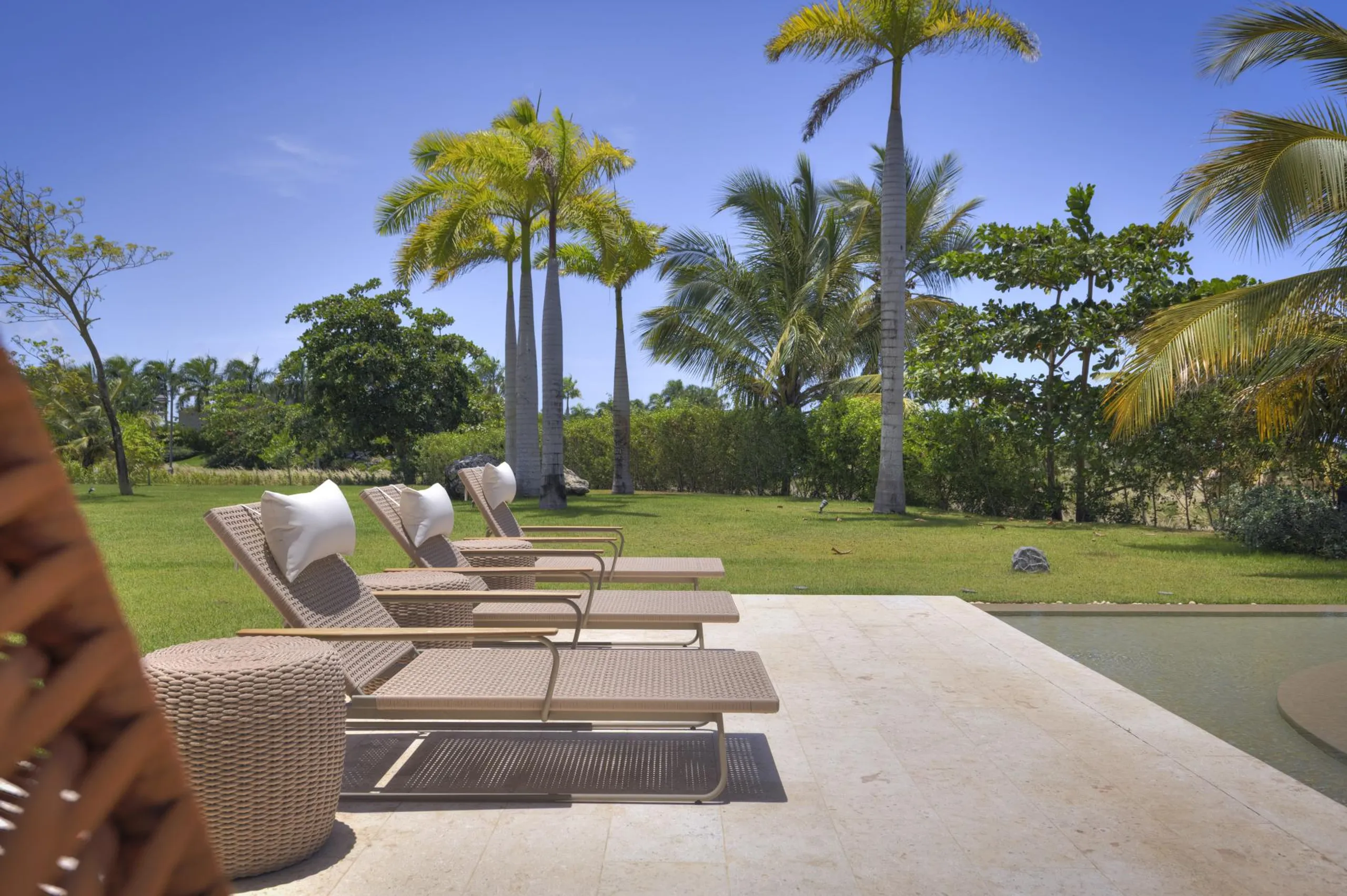 Pristine Punta Cana Villa with Invigorating Pool — photograph 4