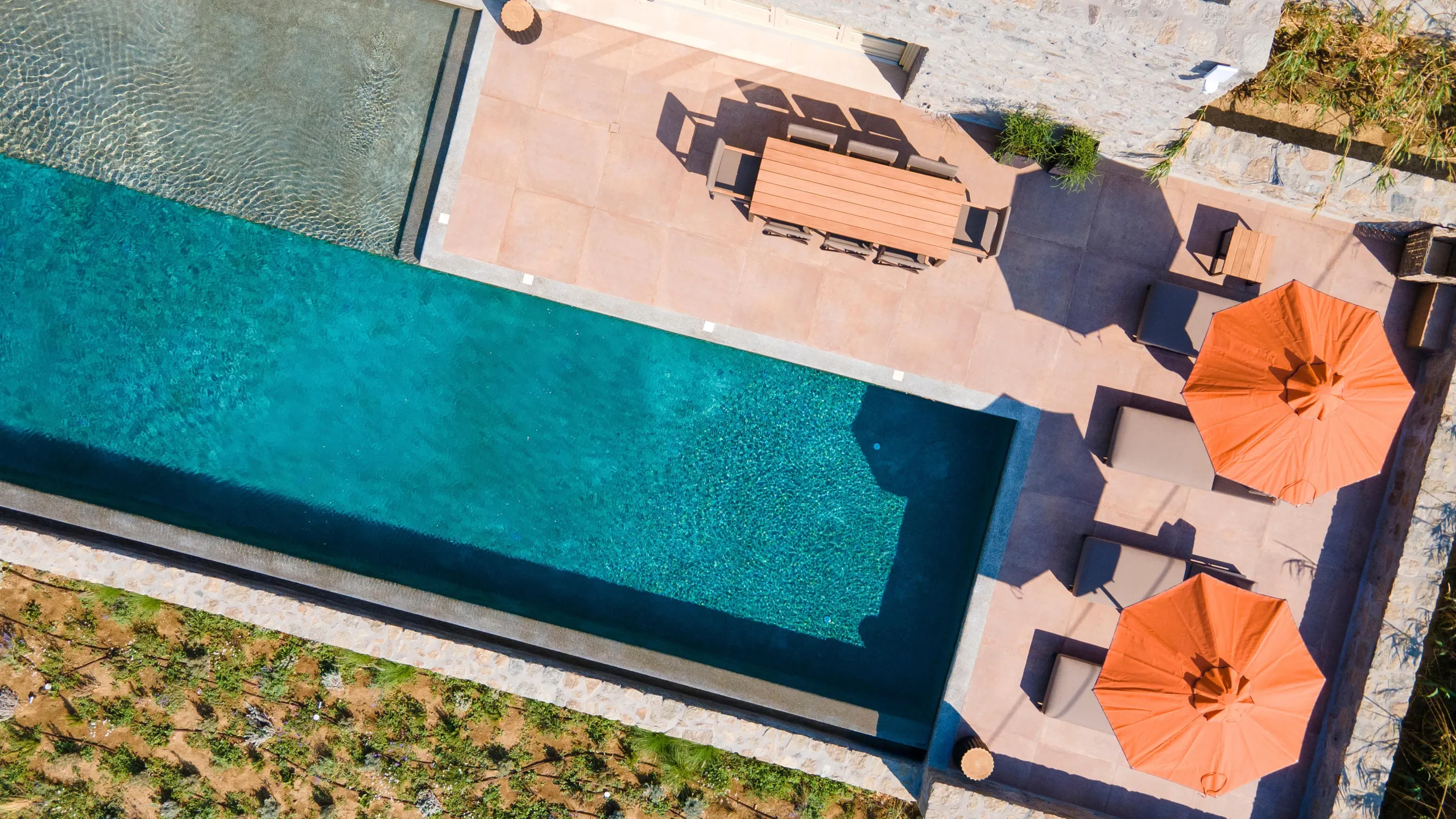 Spacious and Luxuriously Furnished Villa in Mykonos Offering Stunning Views of Aegean Sea — photograph 10