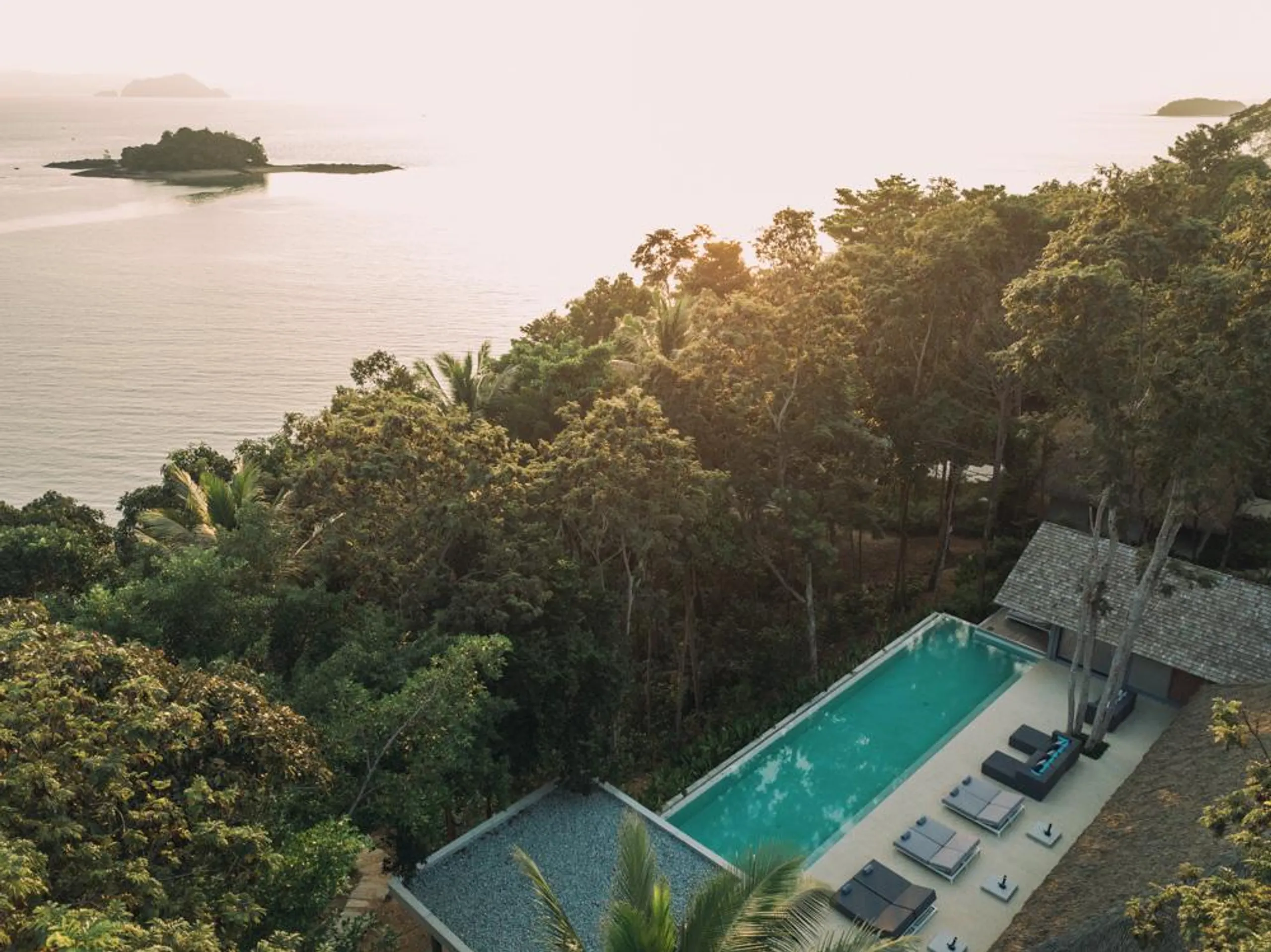 Inspiring Tropical Villa with Private Pool and Ocean Views — photograph 5