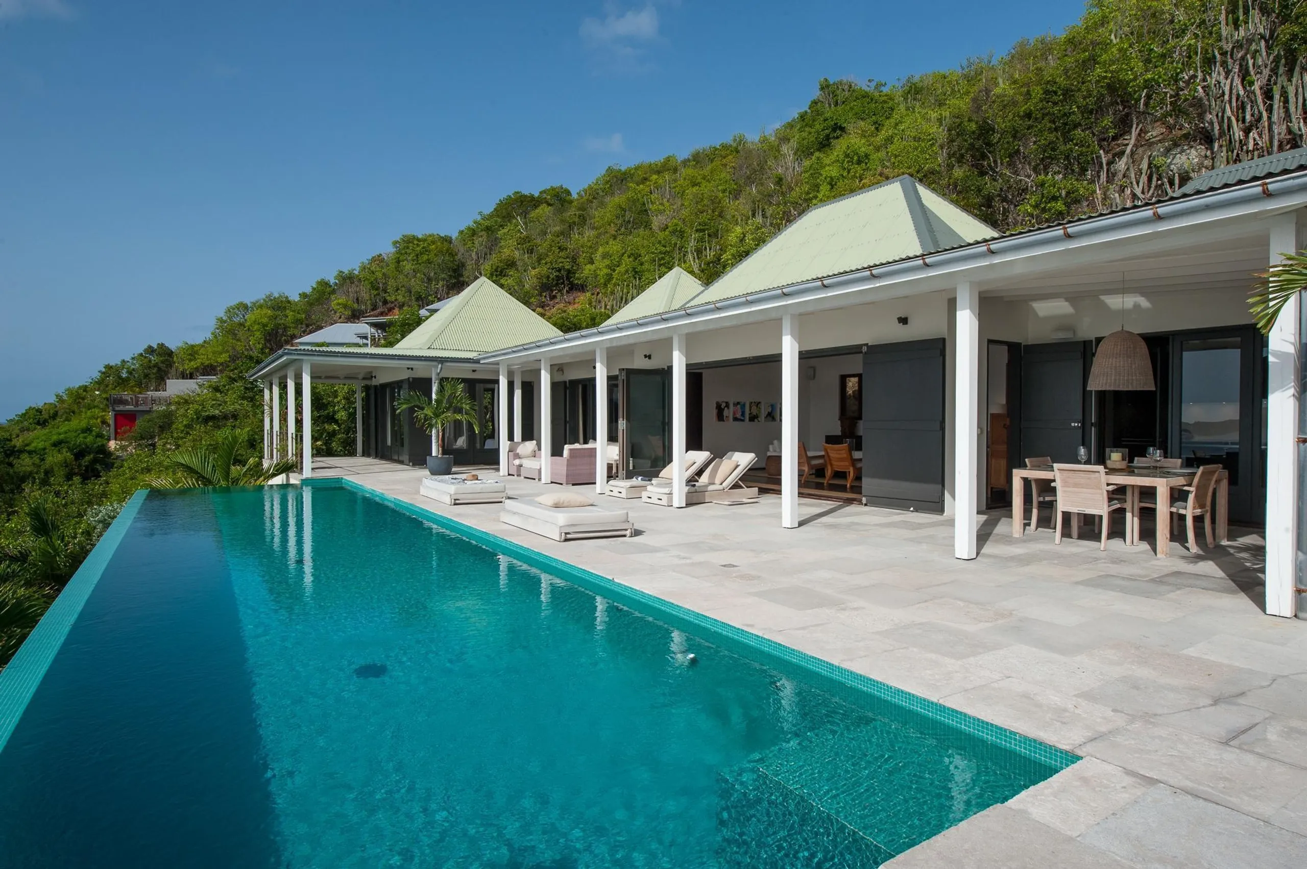 Superb Paradise Villa with Infinity Pool and Firepit — photograph 2