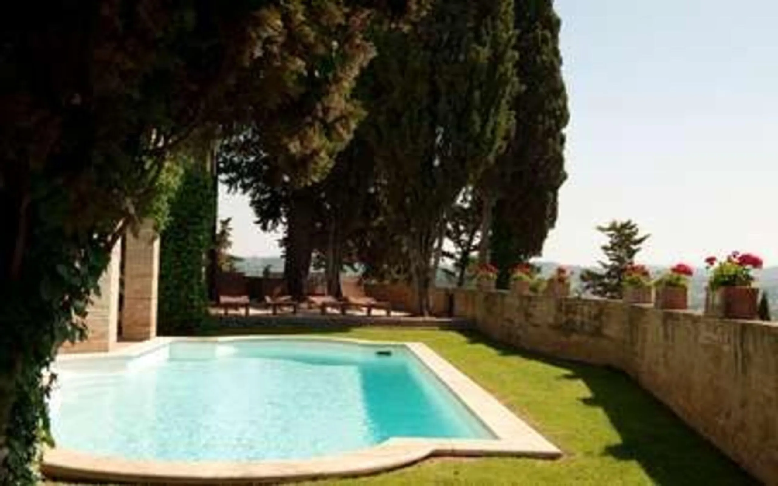 Majestic Castelfiorentino Estate with Private Pool, Fireplace,  and Stunning Views — photograph 2