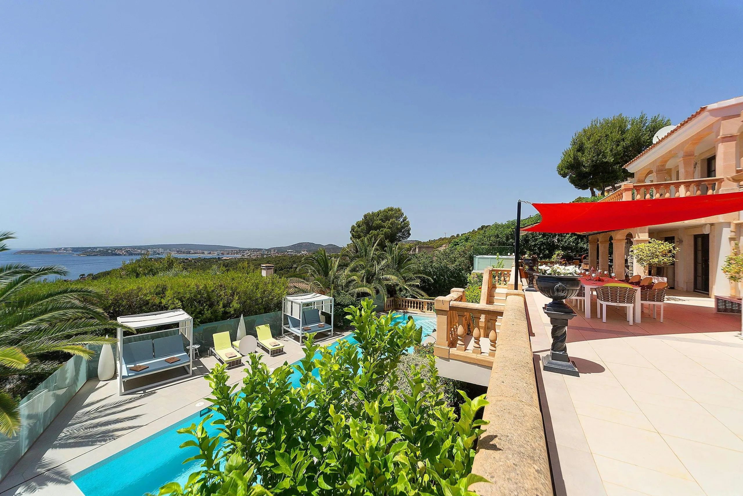 Lovely Elegance in Mallorca with Private Pool and Panoramic Views — photograph 2