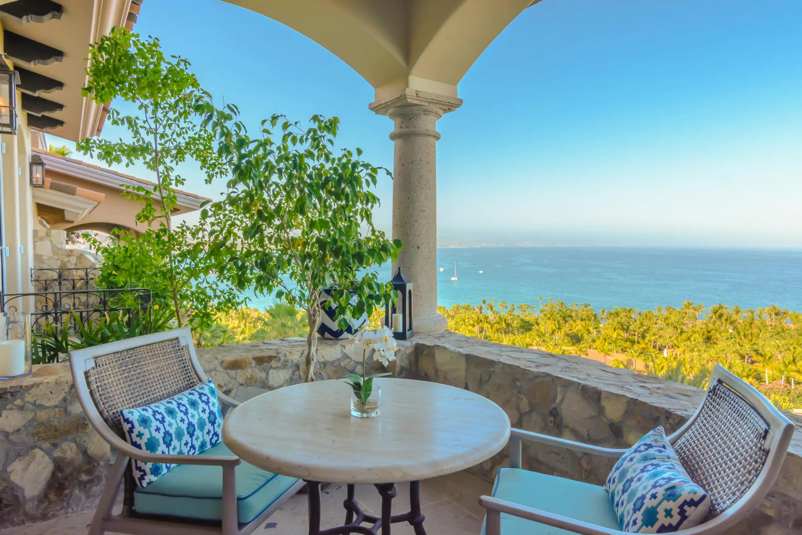 Lush Living in this Palmilla Villas Del Mar Estate with Infinity Pool and Panoramic Ocean Views — photograph 6