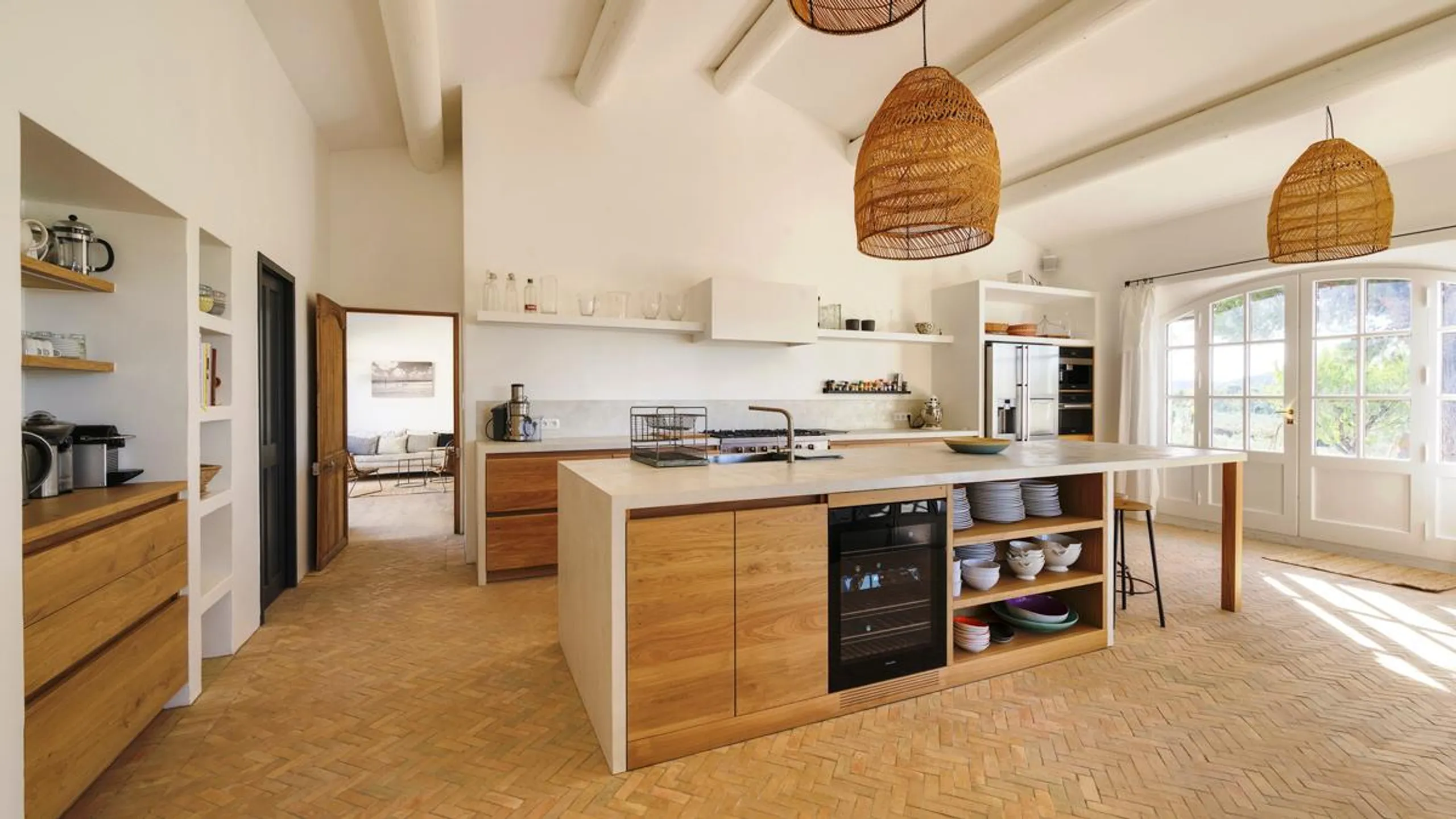 Spacious 7-Bedroom Villa with Heated Pool and Mountain Views — photograph 8