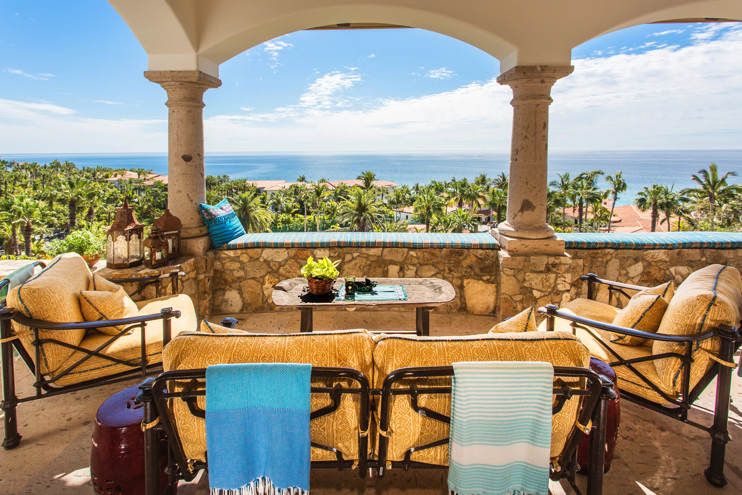 Immersive 4-Bedroom Villa with Infinity Pool, Sea Views and Palmilla Access — photograph 2