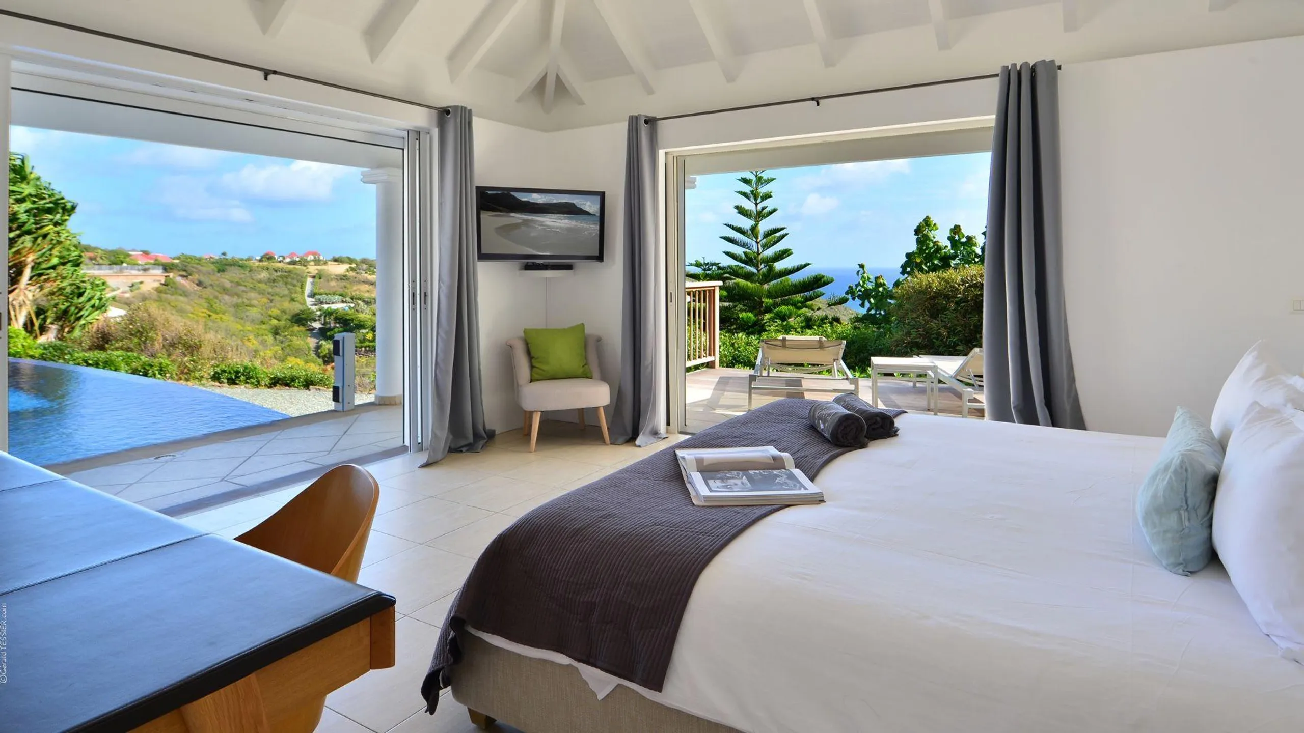 Fantastic Modern Villa With Ocean View And Pool — photograph 12