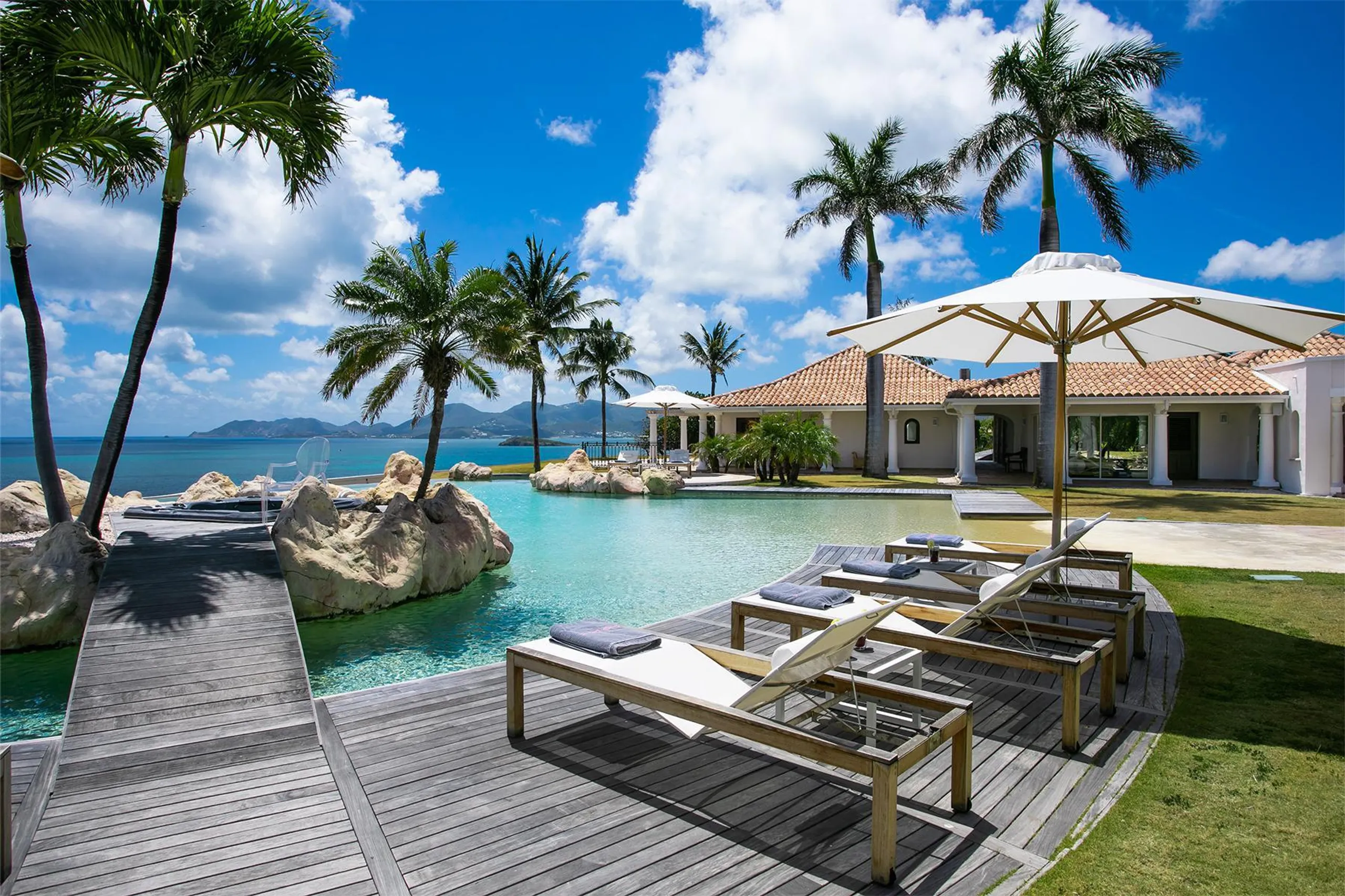 Luxury Terres Basses Estate with Lagoon Infinity Pool and Caribbean Sea Views — photograph 4