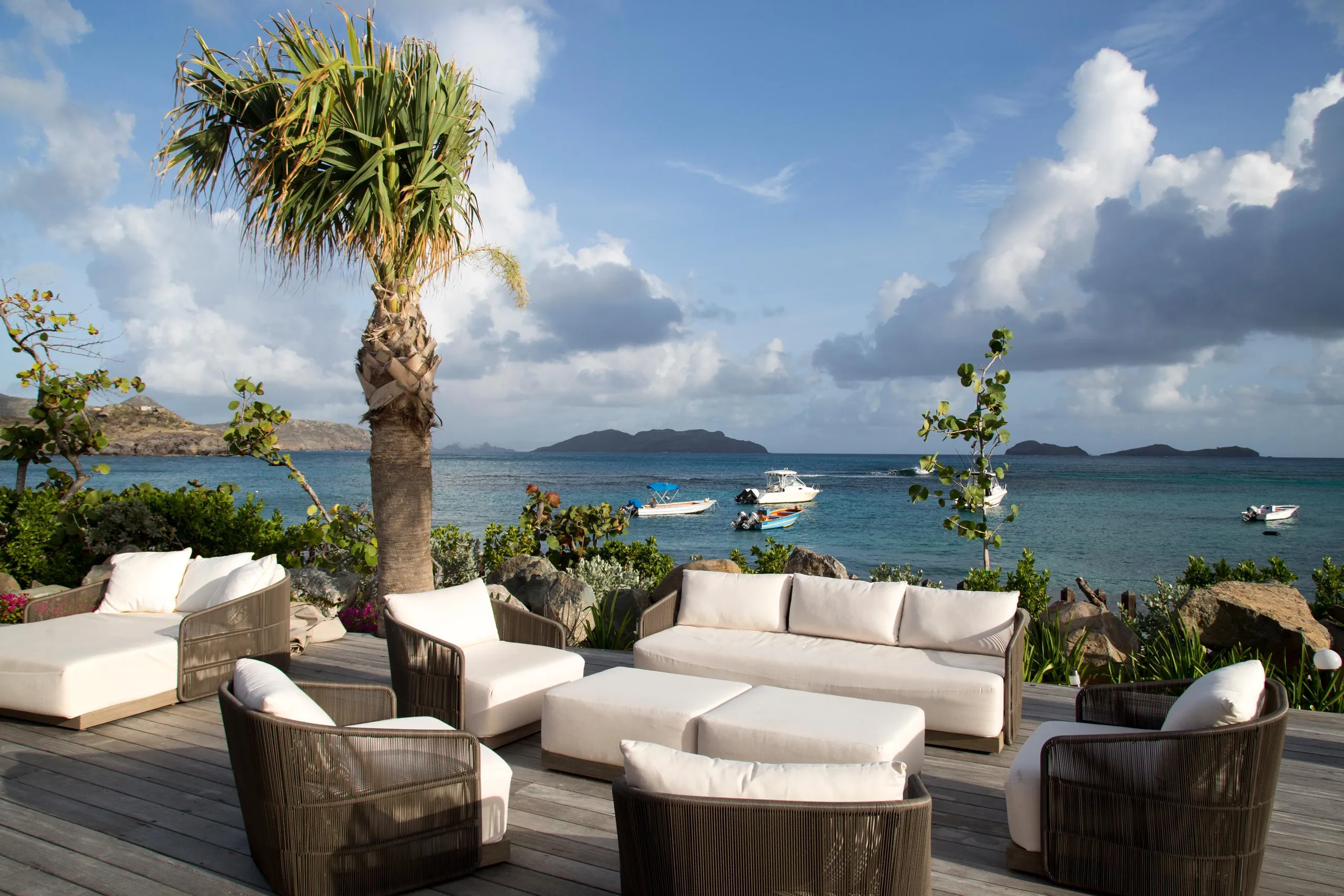 Lorient Beachfront Glamorous Seaside Villa with Private Pool — photograph 8