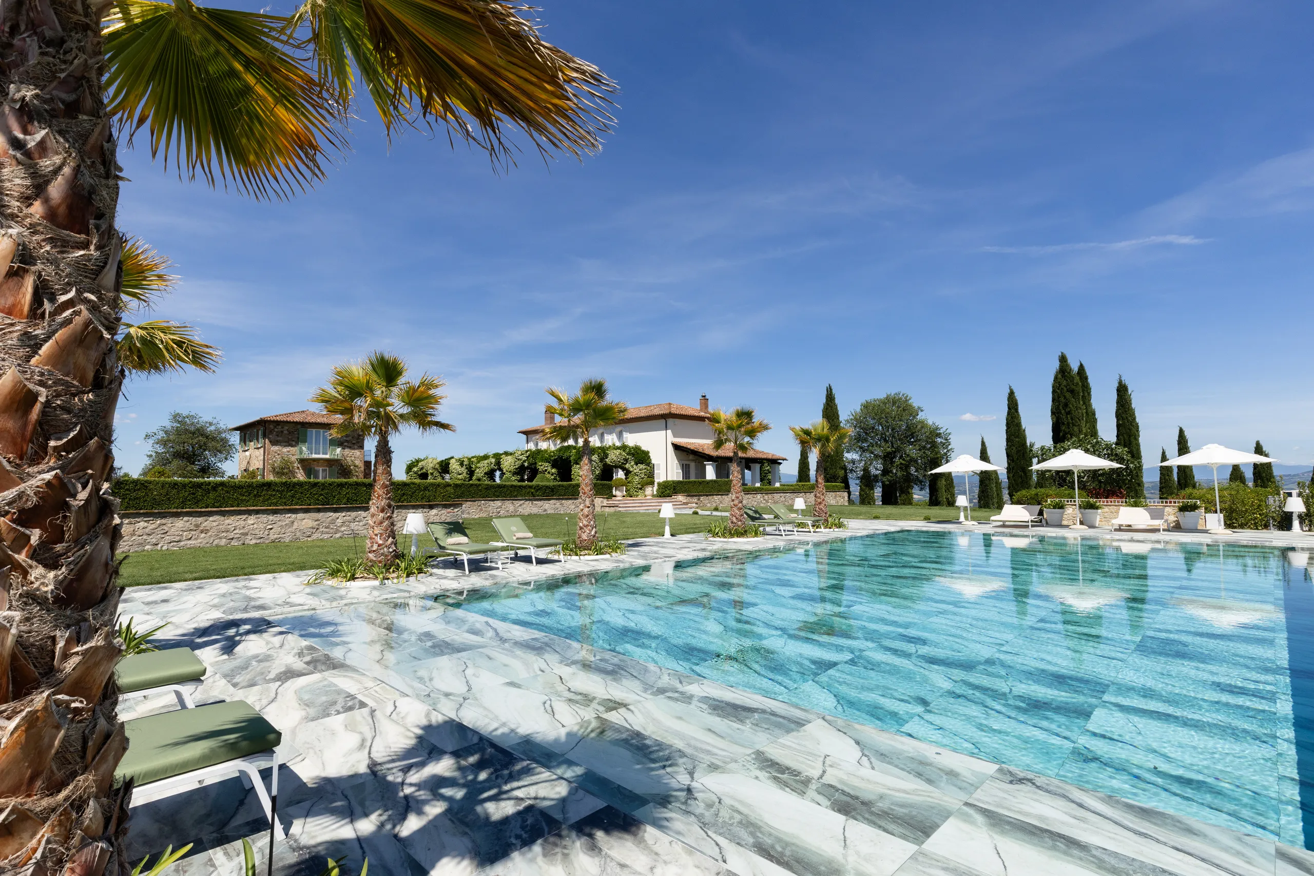 Luxurious Italian Getaway with 20-Meter Infinity Pool and 360 Views of Umbrian Hills, San venanzo