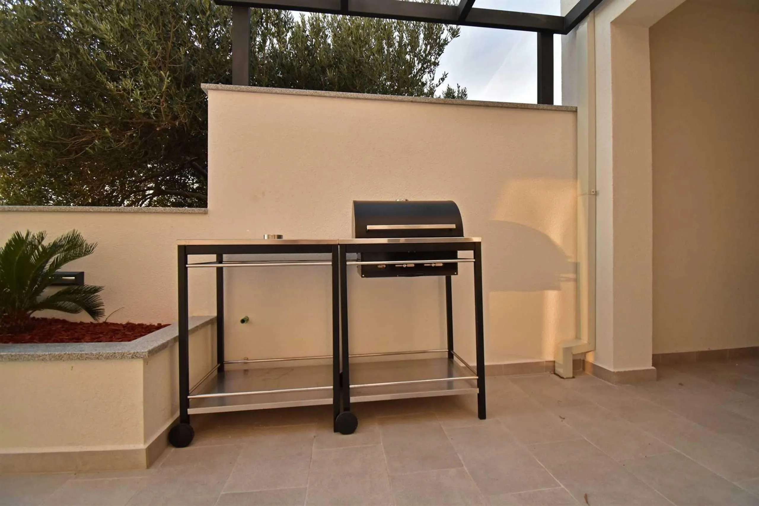 Plush Villa with Heated Pool and Panoramic Views of the Adriatic Sea — photograph 8