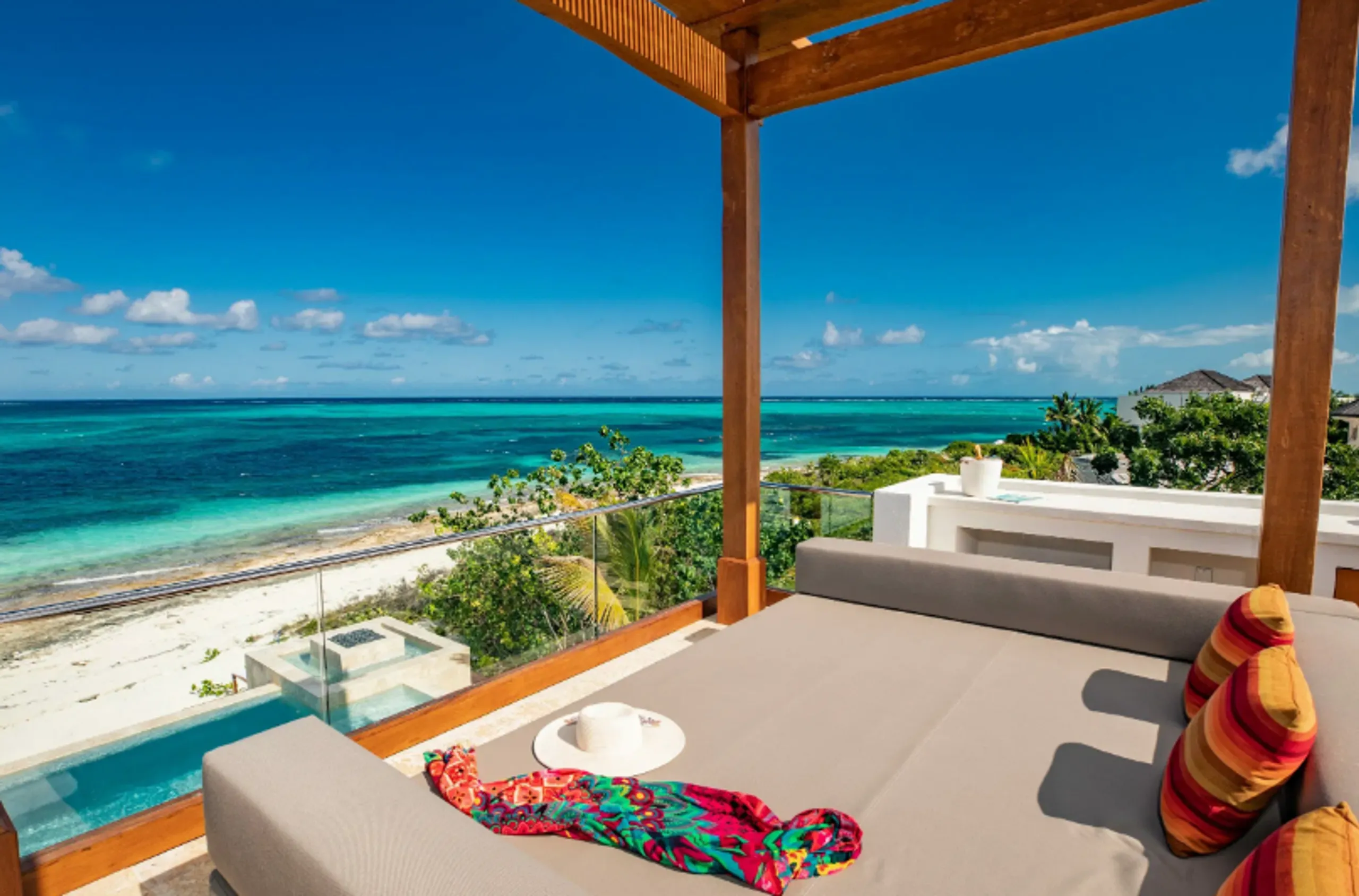 Captivating Beach Retreat with Artistic Vibes and Private Pool, Providenciales