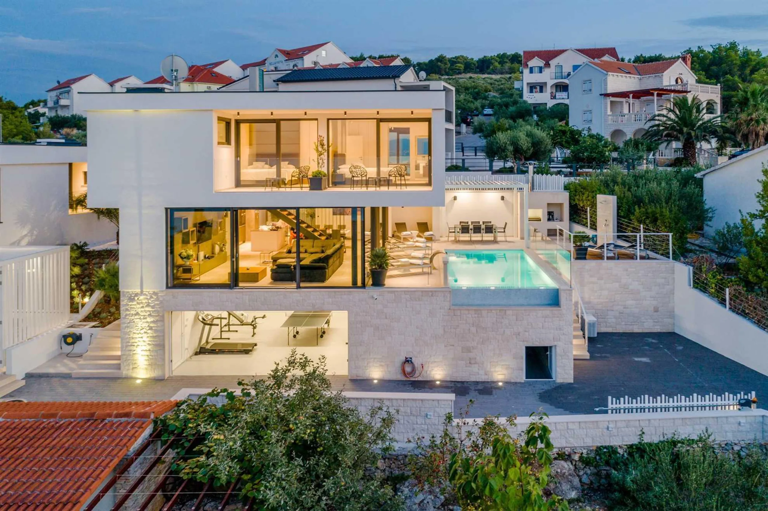Phenomenal Contemporary Villa with Private Pool and Stunning Sea View — photograph 12