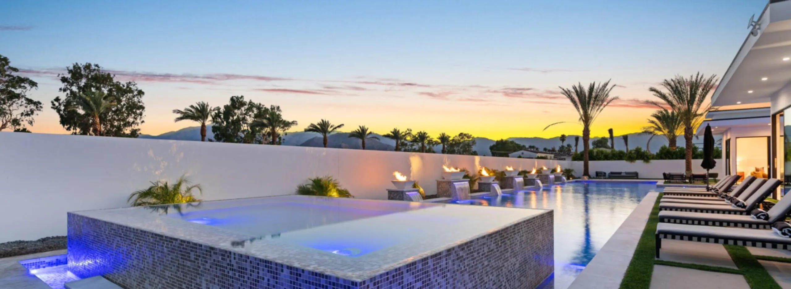 Modern Desert Villa with Private Pool, Spa and Golf Access — photograph 2