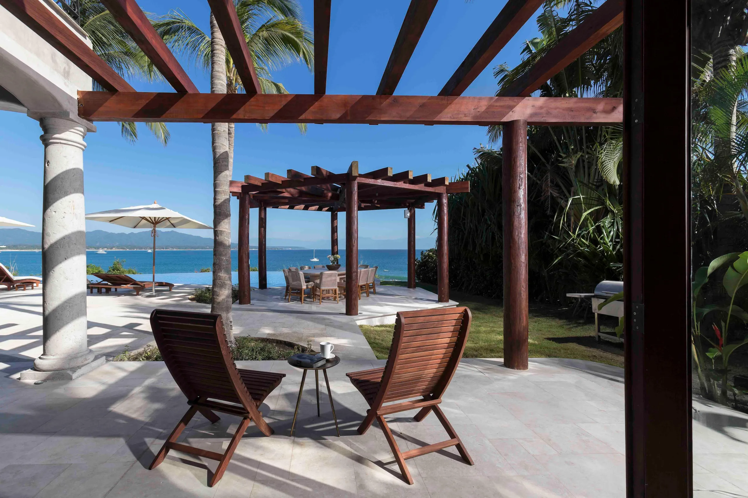 Magnificent Punta Mita Oceanfront Oasis with Private Pool and Ocean Views — photograph 10