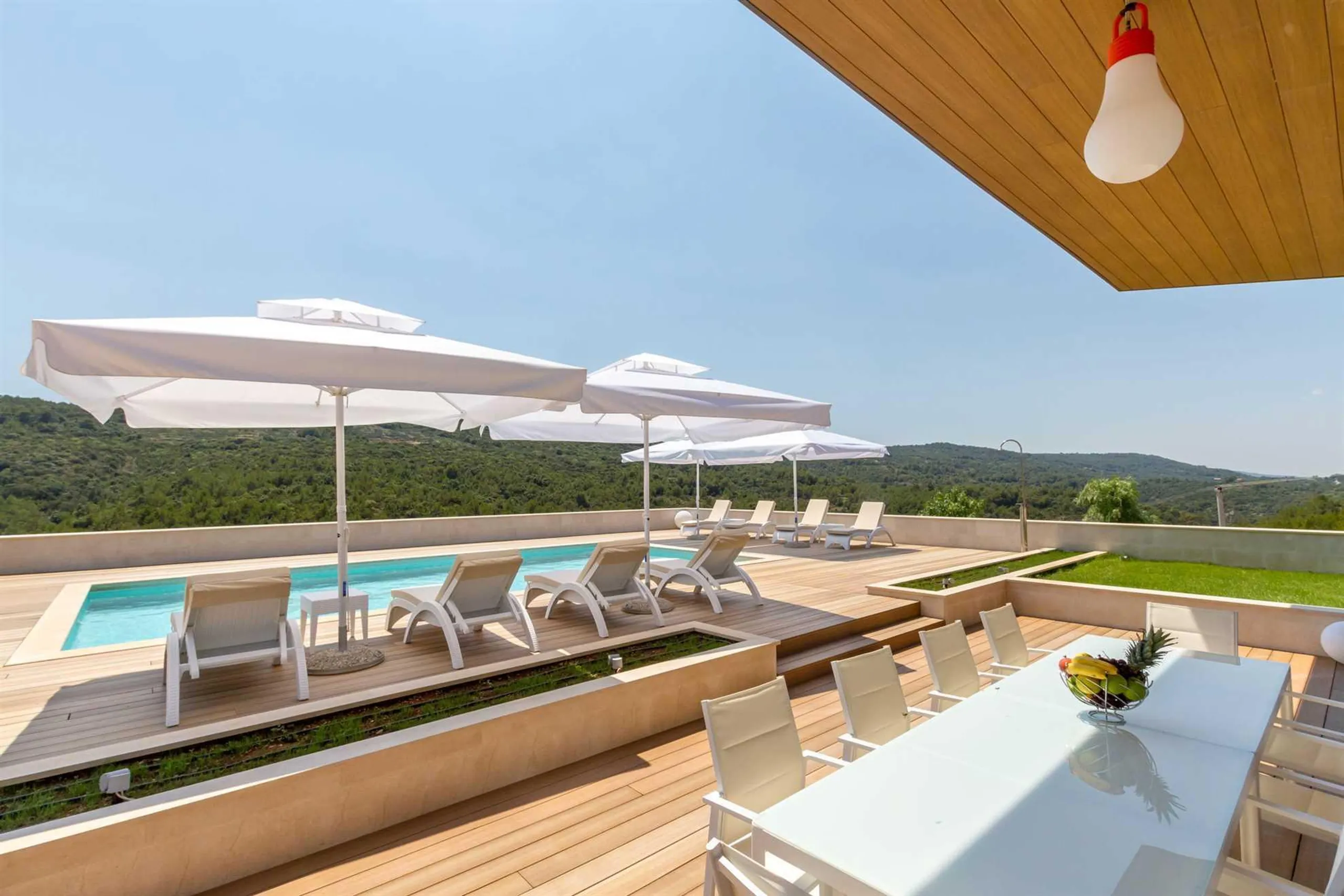 Radiant Modern Villa with Pool, Sauna, and Tennis Court in Hvar — photograph 9