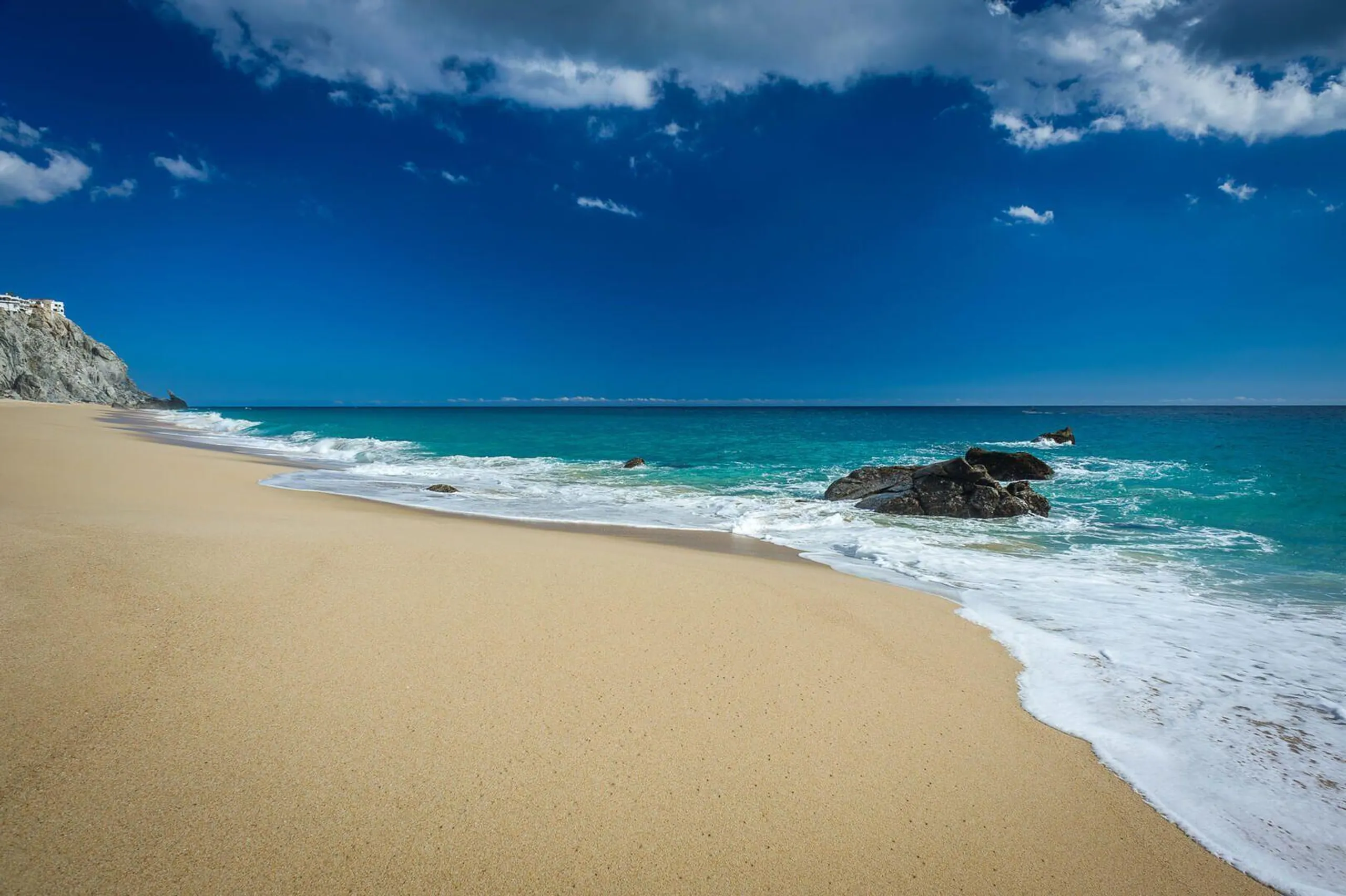 Contemporary Pedregal Estate with Infinity Pool and Ocean Views — photograph 9