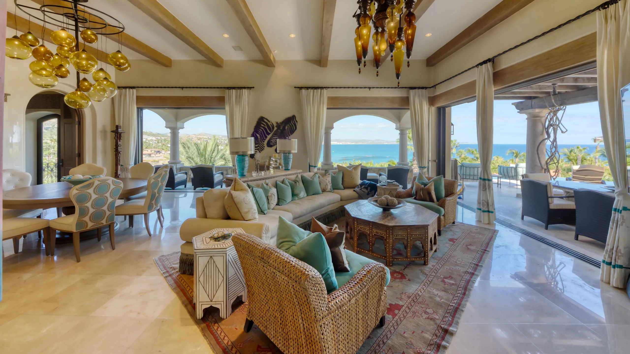 Seaside Villa in Los Cabos with Private Infinity Edge Pool & Beach Access — photograph 10