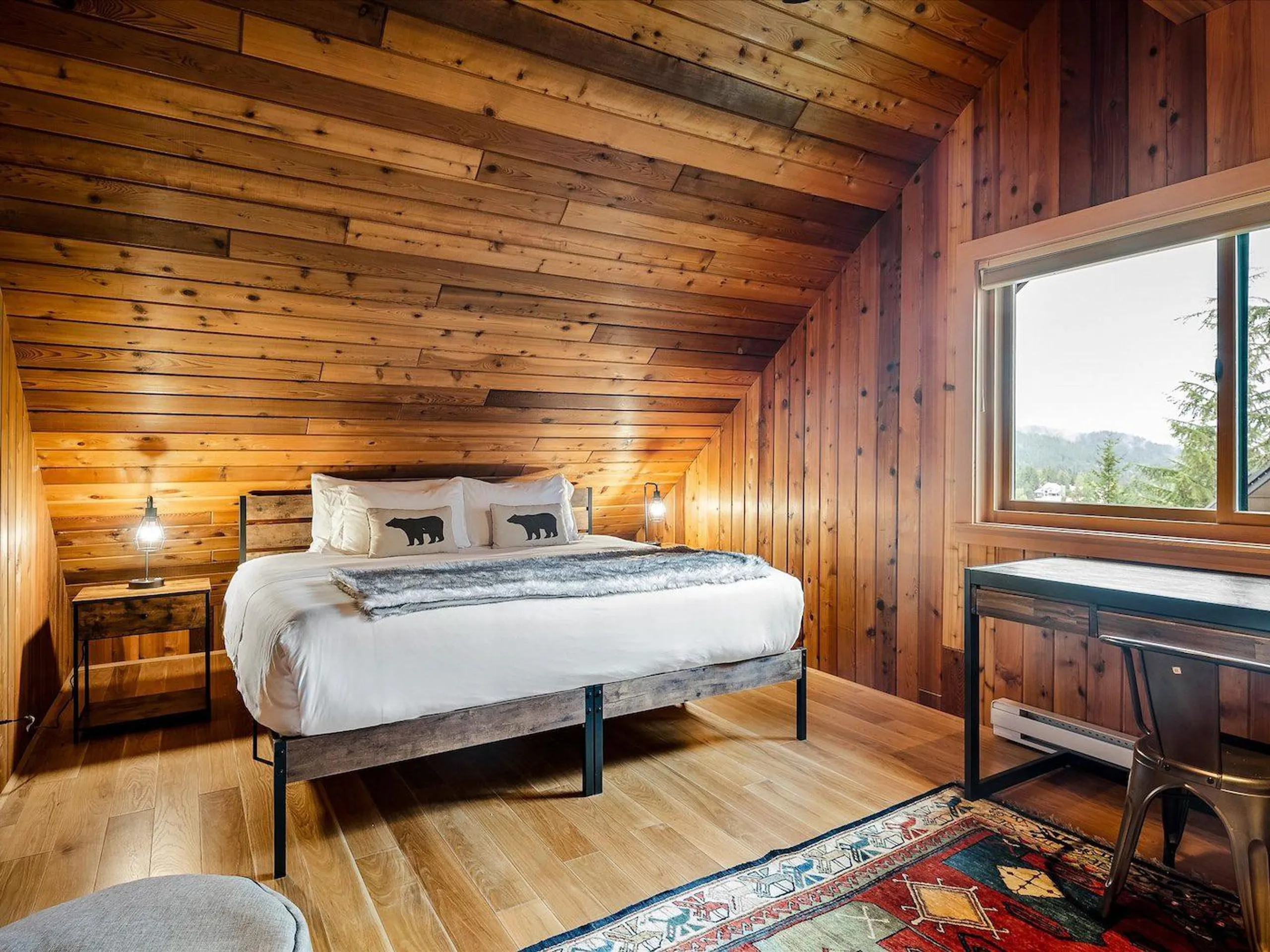 Splendid Haven with Panoramic Mountain Views and Luxurious Amenities — photograph 6